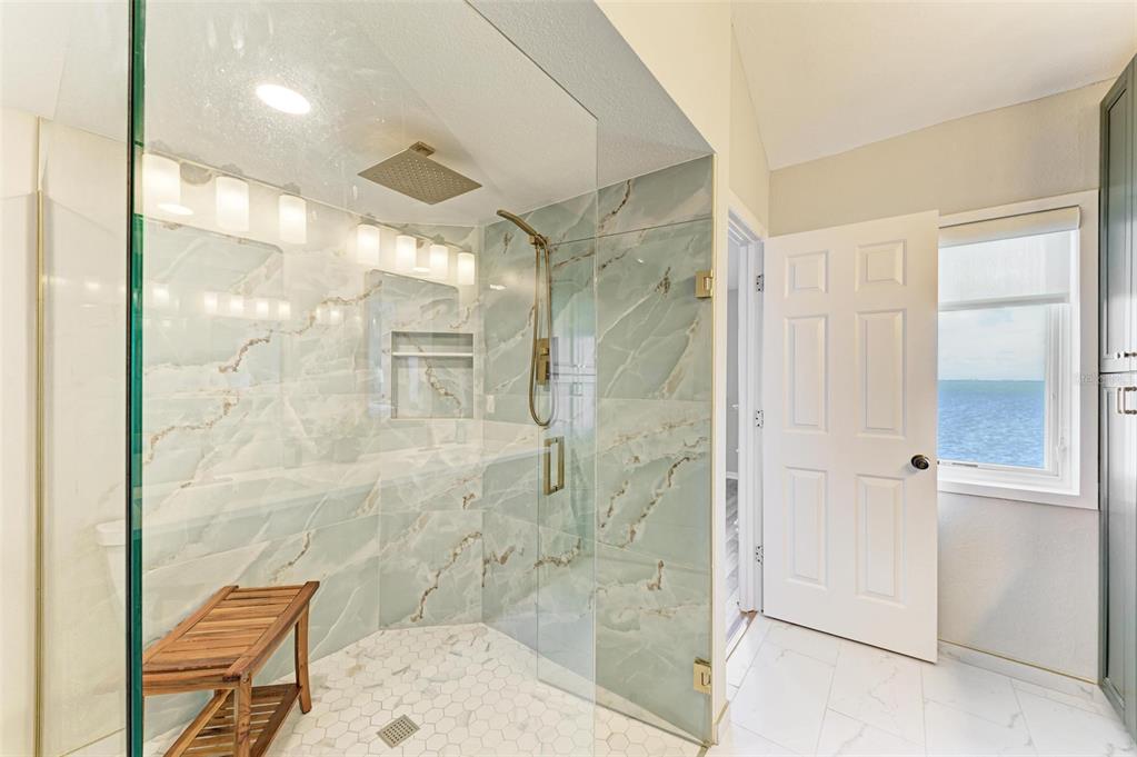 Bradenton, Florida, 34210, United States, 2 Bedrooms Bedrooms, ,2 BathroomsBathrooms,Residential,For Sale,1897662