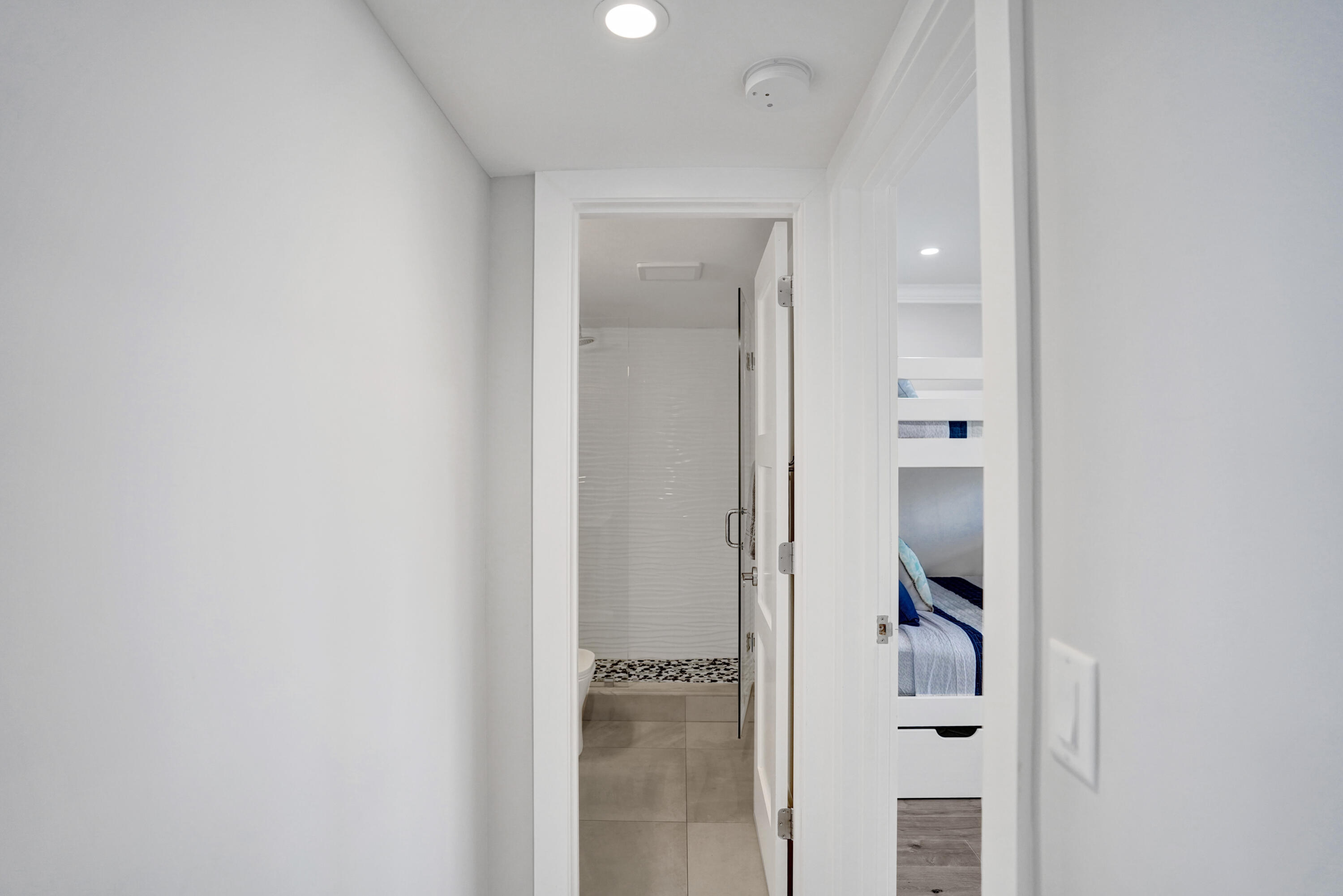 Highland Beach, Florida, 33487, United States, 2 Bedrooms Bedrooms, ,2 BathroomsBathrooms,Residential,For Sale,1828611