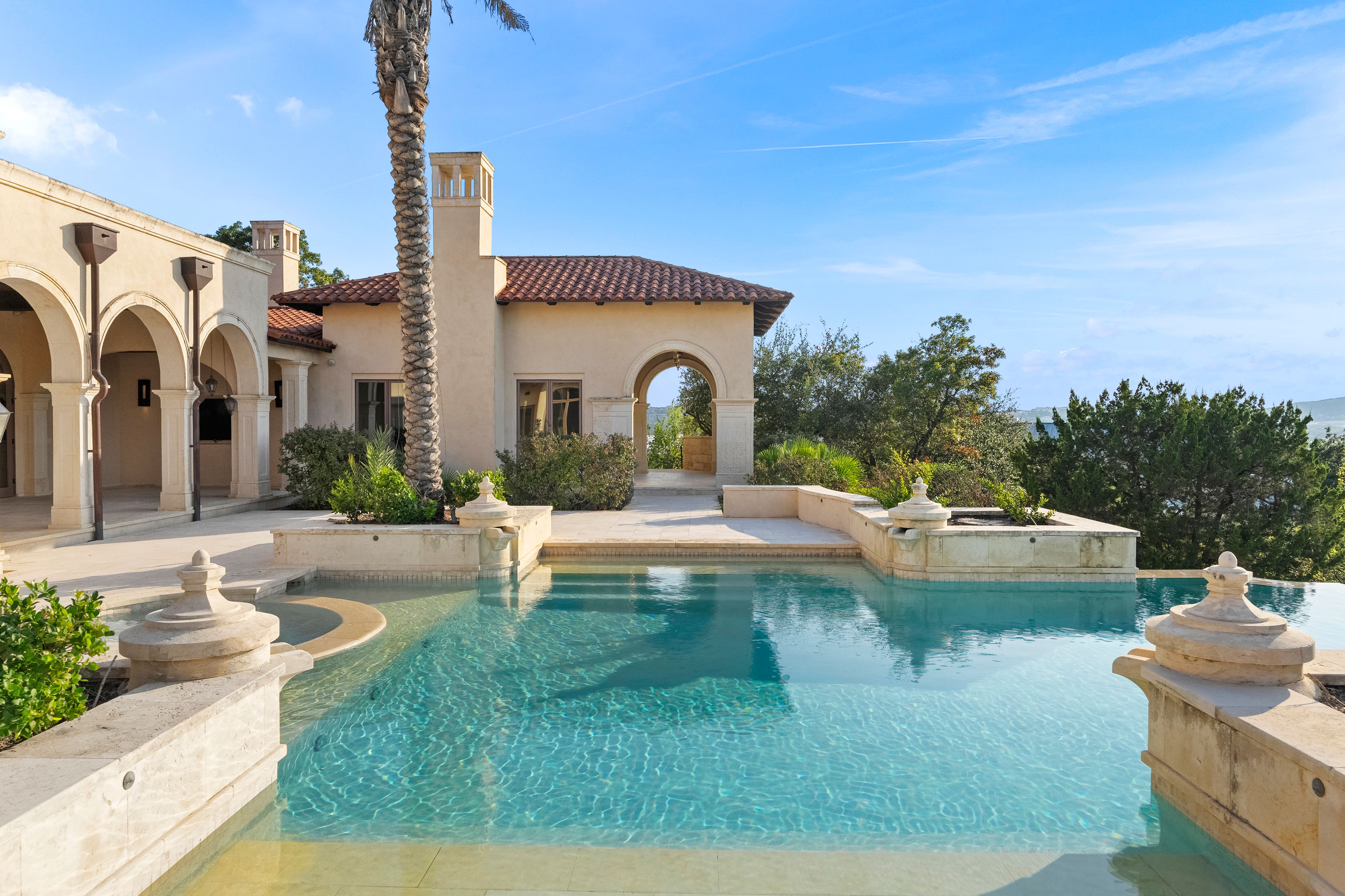  Mediterranean Style Estate in The Dominion - 物件實景