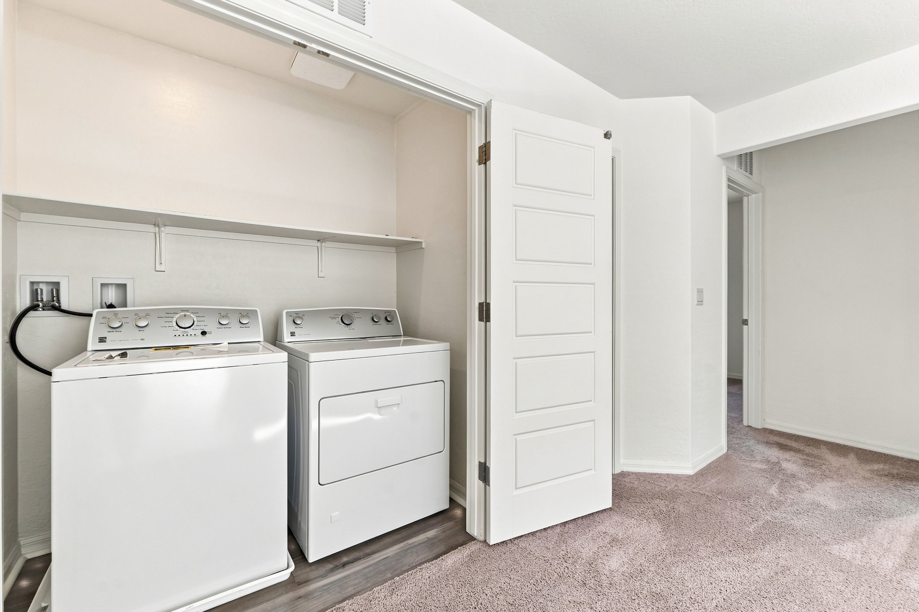  Move-In Ready Home with Great Investment Potential - 物件實景