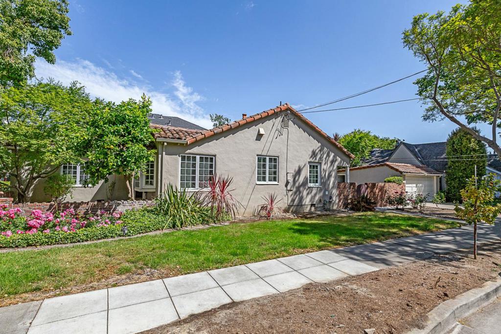 San Jose, California, 95125, United States, 3 Bedrooms Bedrooms, ,2 BathroomsBathrooms,Residential,For Sale,1825152