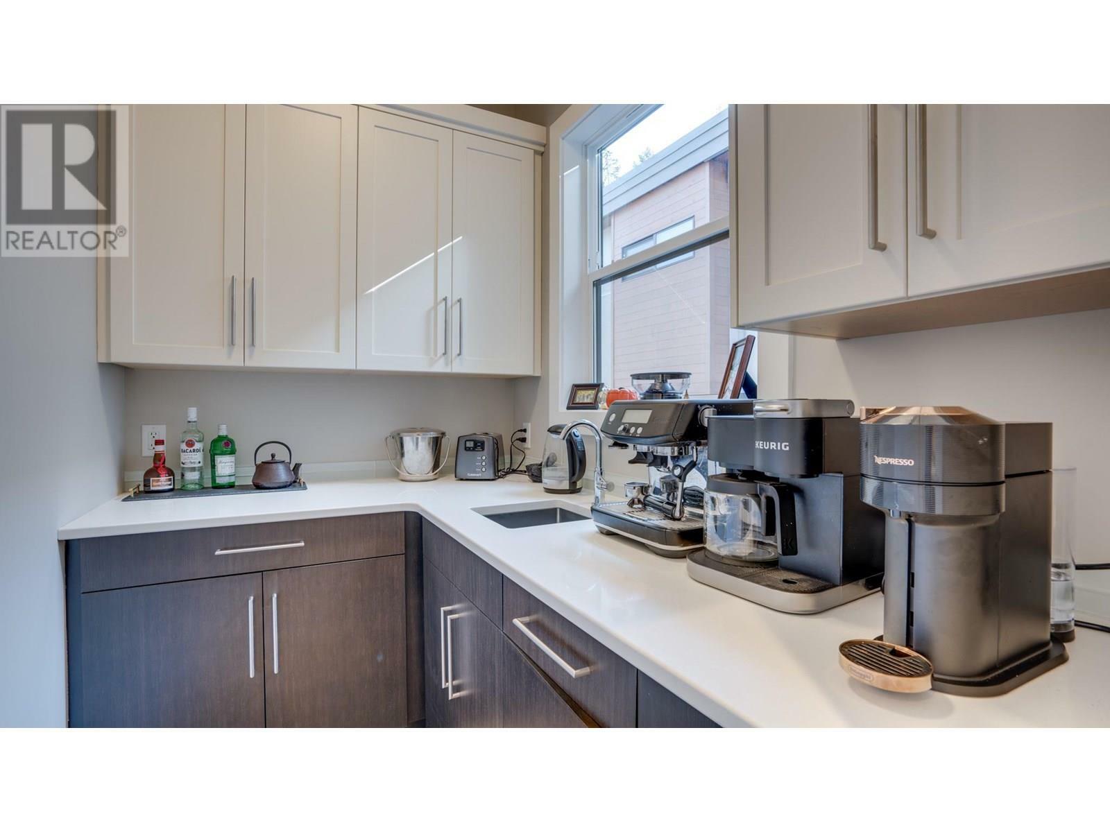 VERNON, British Columbia, V1H 2L7, CA, 3 Bedrooms Bedrooms, ,2 BathroomsBathrooms,Residential,For Sale,1838492