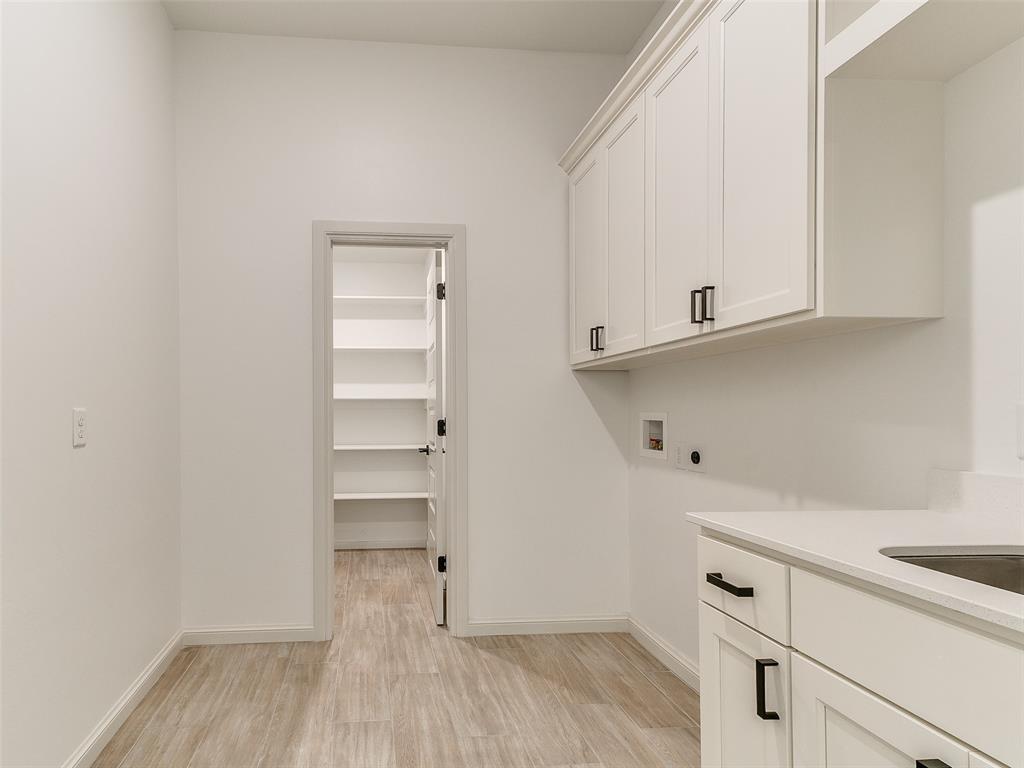 Blanchard, Oklahoma, 73010, United States, 4 Bedrooms Bedrooms, ,4 BathroomsBathrooms,Residential,For Sale,1982275