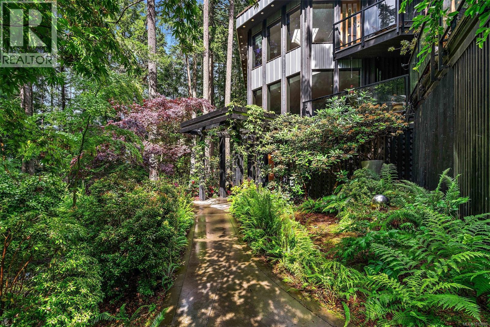 NORTH SAANICH, British Columbia, V8L 5K1, CA, 3 Bedrooms Bedrooms, ,3 BathroomsBathrooms,Residential,For Sale,1951213