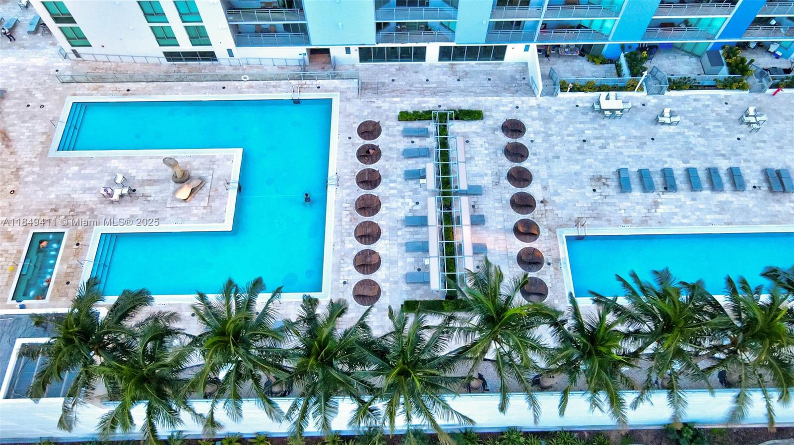 Miami, Florida, 33131, United States, 2 Bedrooms Bedrooms, ,2 BathroomsBathrooms,Residential,For Sale,1906062