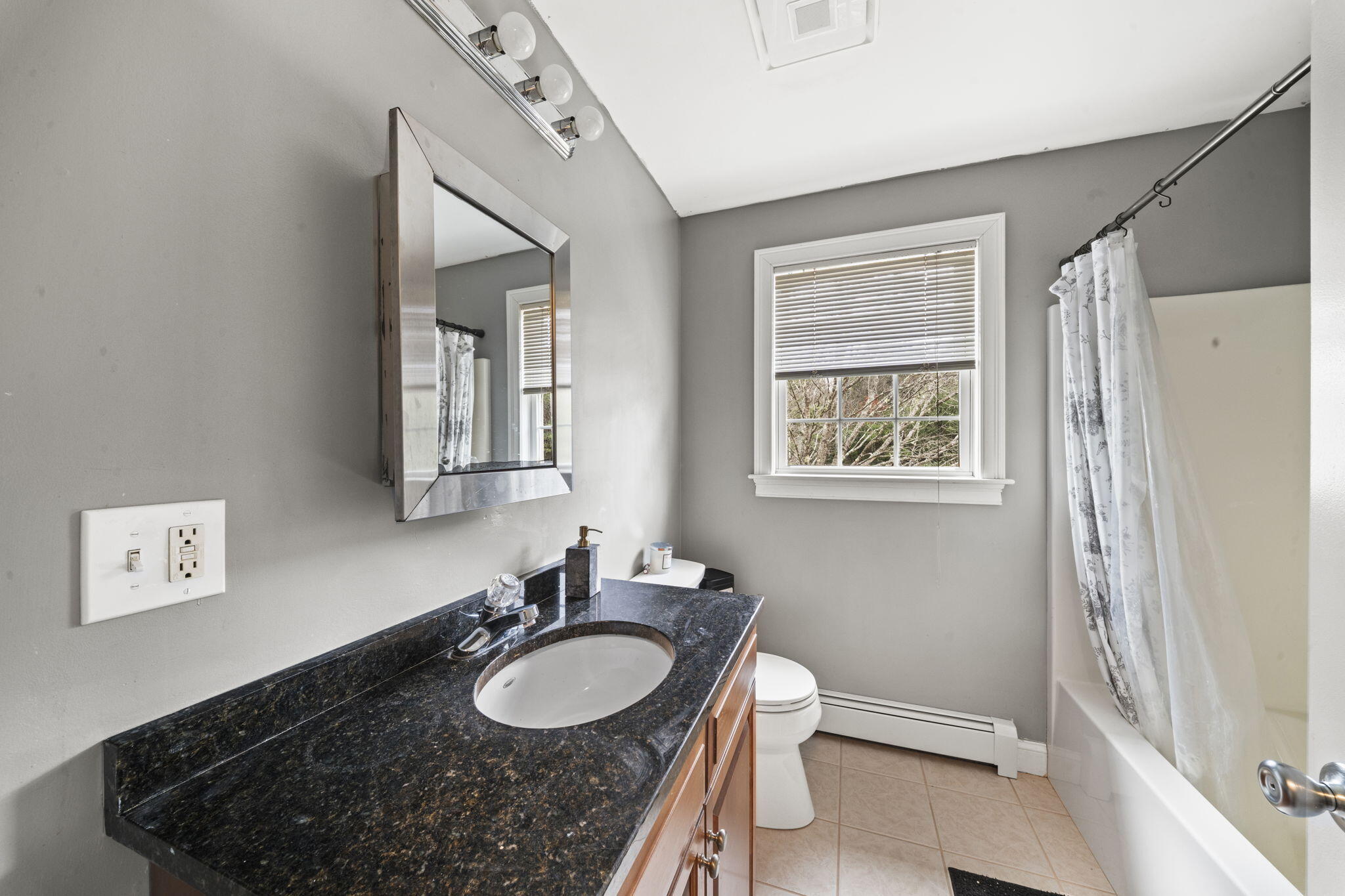 Scarborough, Maine, 04074, United States, 3 Bedrooms Bedrooms, ,3 BathroomsBathrooms,Residential,For Sale,1989589