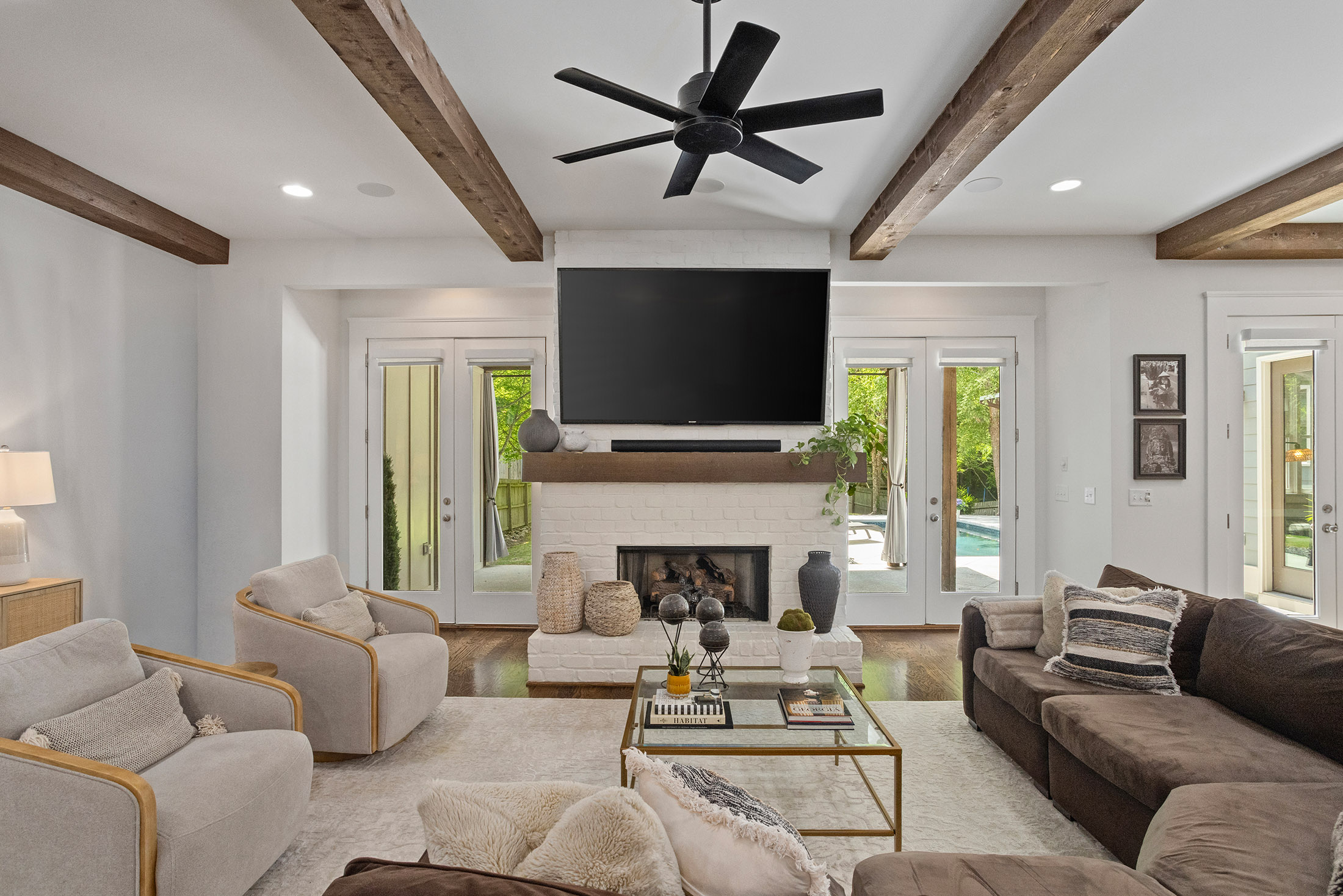  Extraordinary Custom-Built Home in Brookhaven - 物件實景