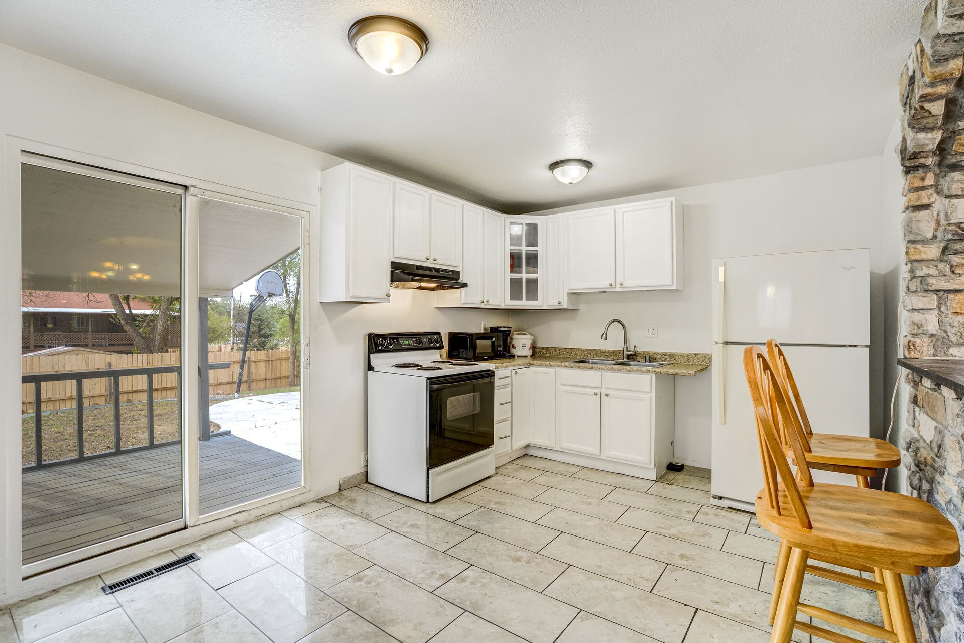  Updated Four Bedroom Home with Assumable Loan - 物件實景