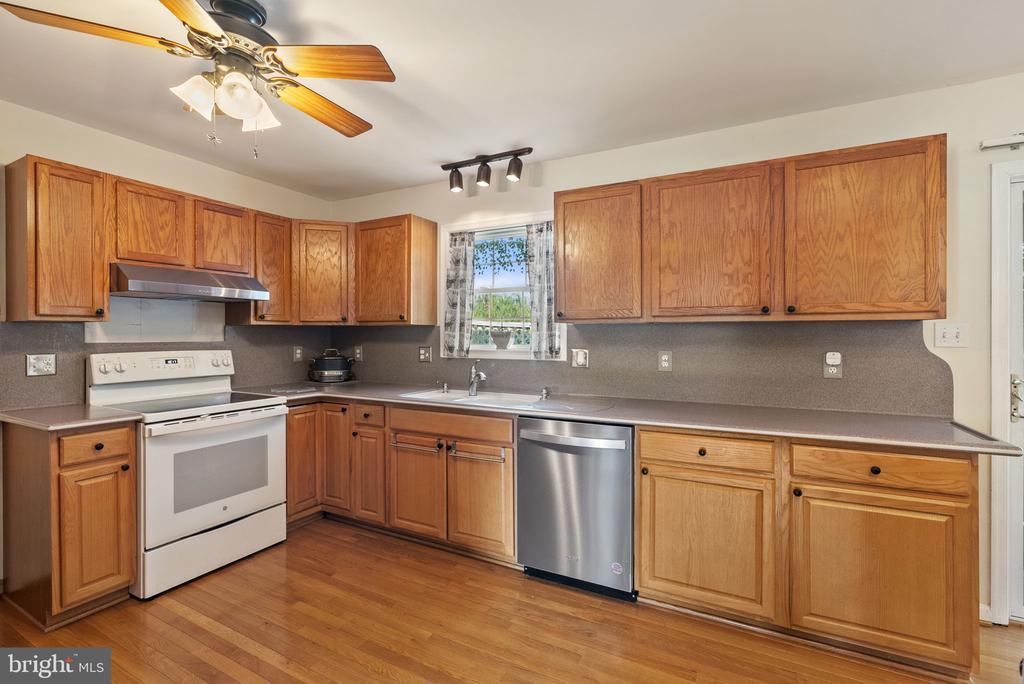 Winchester, Virginia, 22601, United States, 3 Bedrooms Bedrooms, ,3 BathroomsBathrooms,Residential,For Sale,1906316