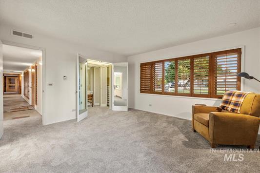 Caldwell, Idaho, 83605, United States, 2 Bedrooms Bedrooms, ,3 BathroomsBathrooms,Residential,For Sale,1979980