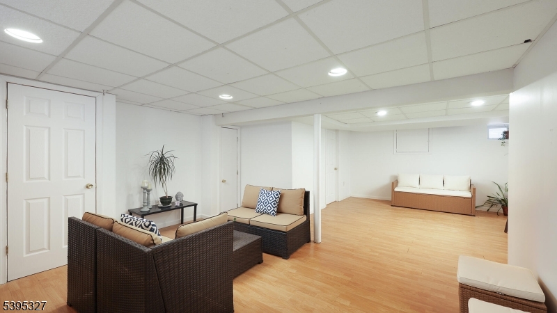 Garwood Boro, New Jersey, 07027, United States, 3 Bedrooms Bedrooms, ,2 BathroomsBathrooms,Residential,For Sale,1990951