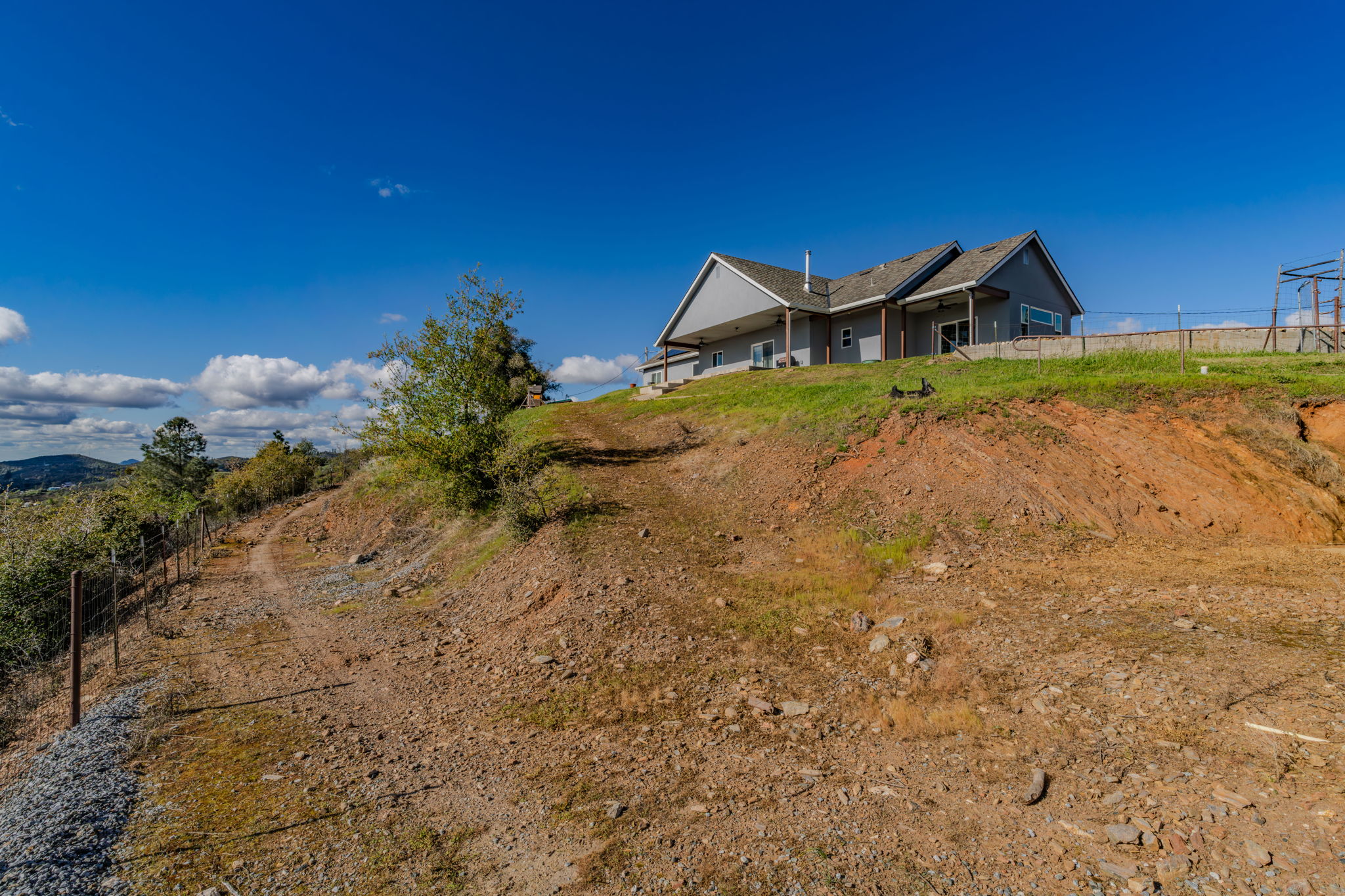  9515 Ham Luddy Road, Mountain Ranch, CA 95246 - 物件實景