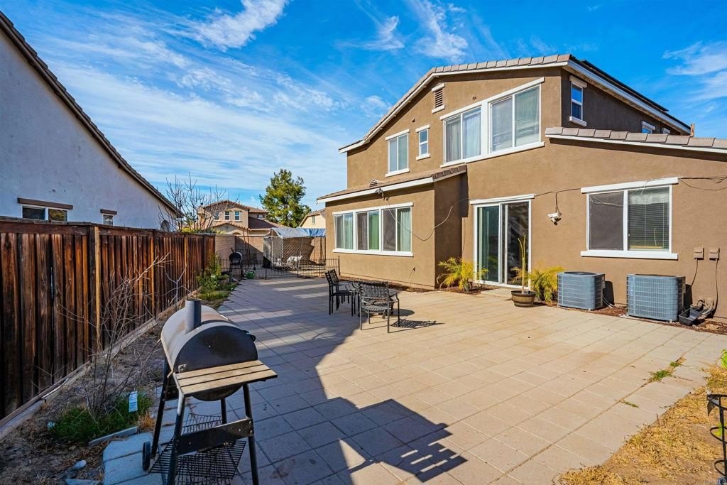 Hemet, California, 92545, United States, 5 Bedrooms Bedrooms, ,3 BathroomsBathrooms,Residential,For Sale,1877252