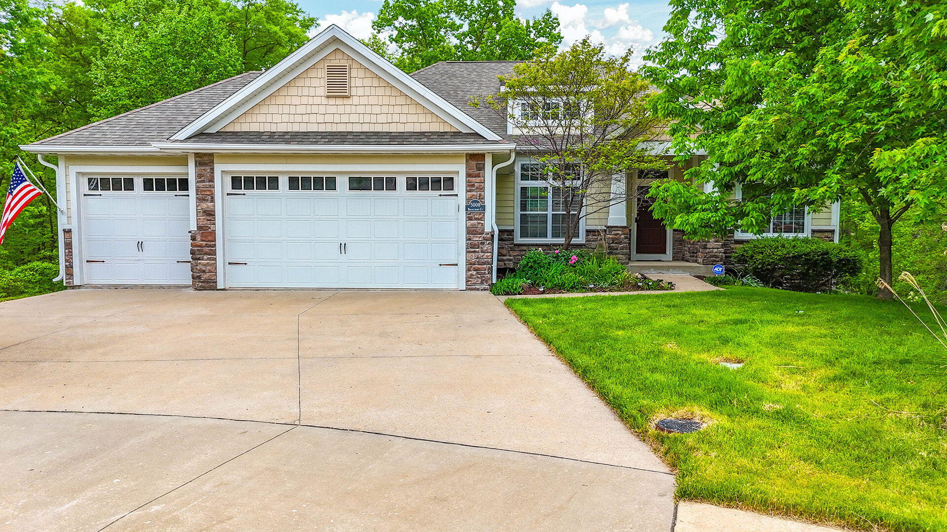 COLUMBIA, Missouri, 65203, United States, 5 Bedrooms Bedrooms, ,3 BathroomsBathrooms,Residential,For Sale,2023724