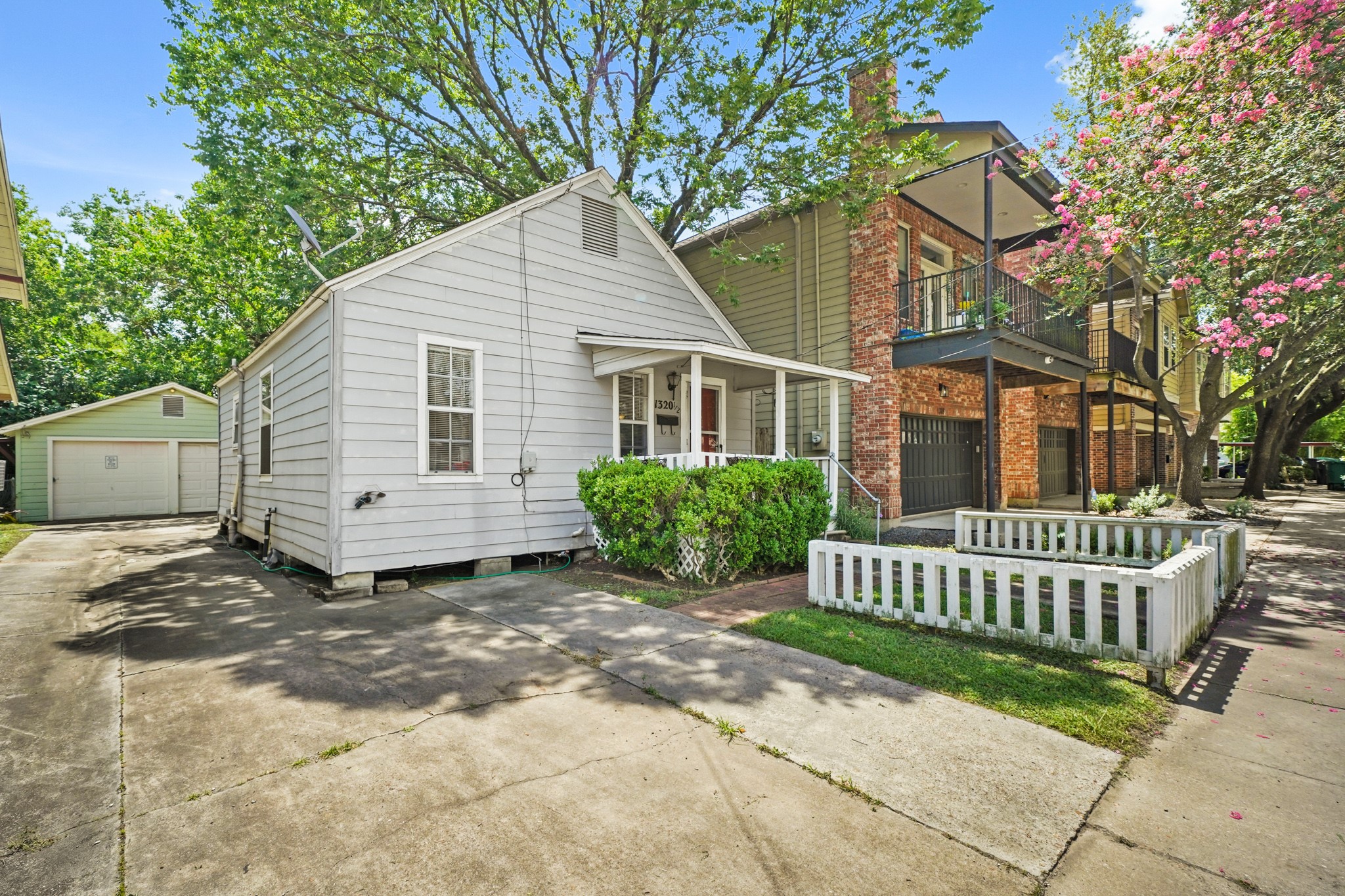 Houston, Texas, 77008, United States, 2 Bedrooms Bedrooms, ,1 BathroomBathrooms,Residential,For Sale,1868340