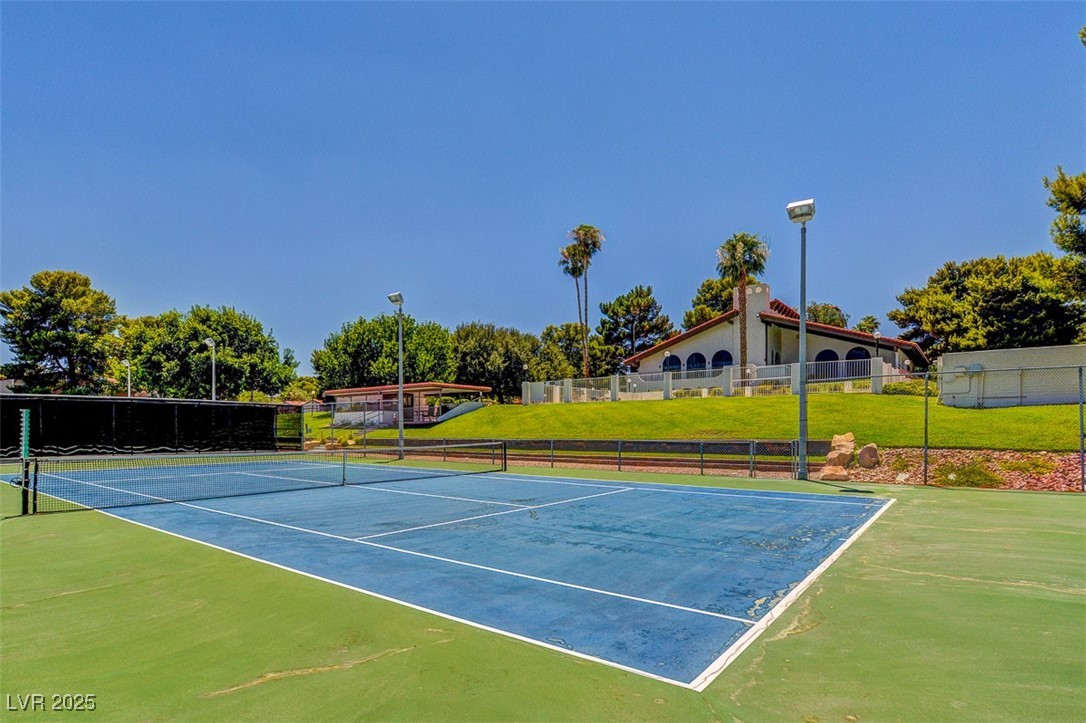 Las Vegas, Nevada, 89102, United States, 2 Bedrooms Bedrooms, ,2 BathroomsBathrooms,Residential,For Sale,2002910