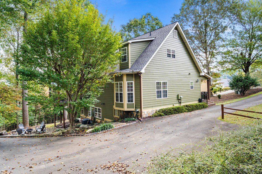 Young Harris, Georgia, 30582, United States, 4 Bedrooms Bedrooms, ,4 BathroomsBathrooms,Residential,For Sale,1979770