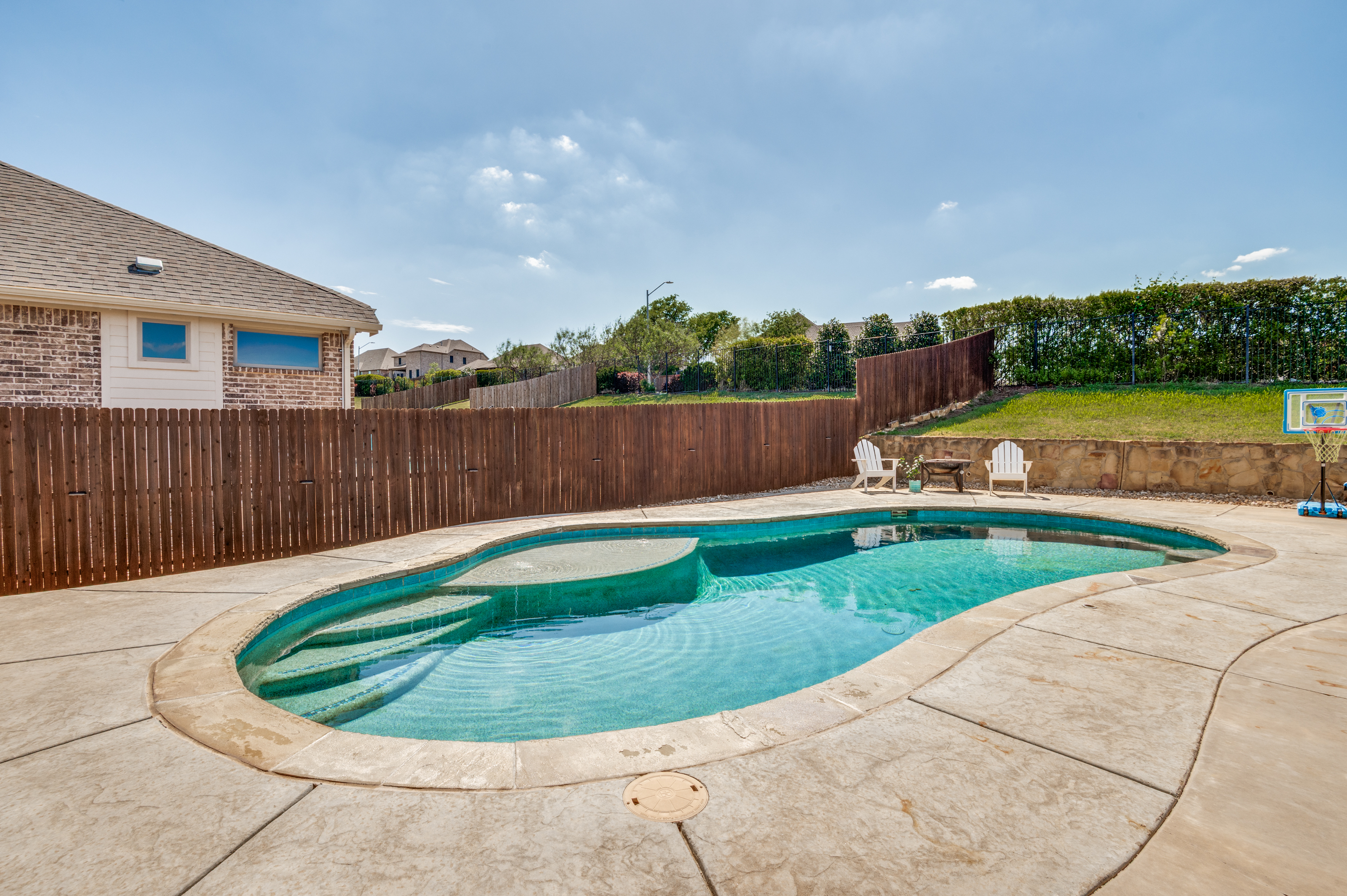  Burleson Beauty with Backyard Fun - 物件實景