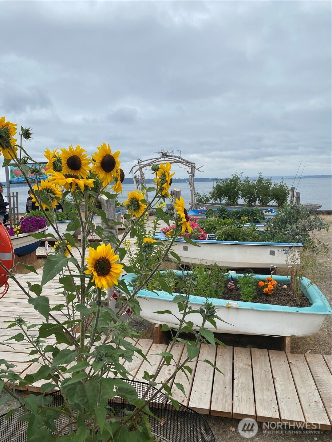 Everett, Washington, 98206, United States, 2 Bedrooms Bedrooms, ,1 BathroomBathrooms,Residential,For Sale,1982450