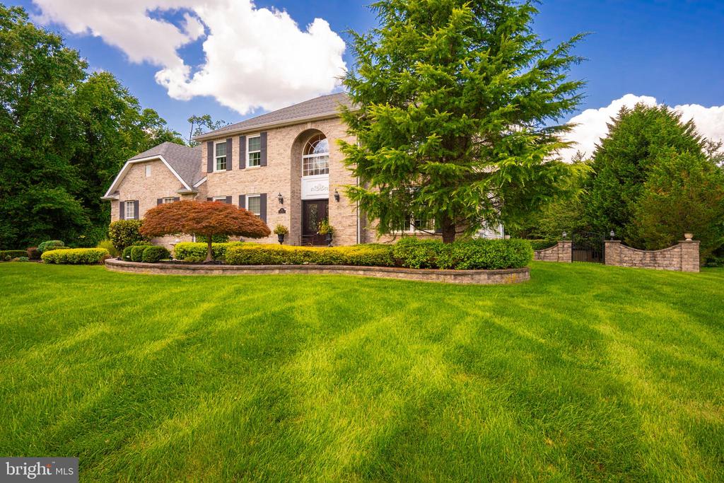 Monroe Township, New Jersey, 08831, United States, 5 Bedrooms Bedrooms, ,4 BathroomsBathrooms,Residential,For Sale,1895133