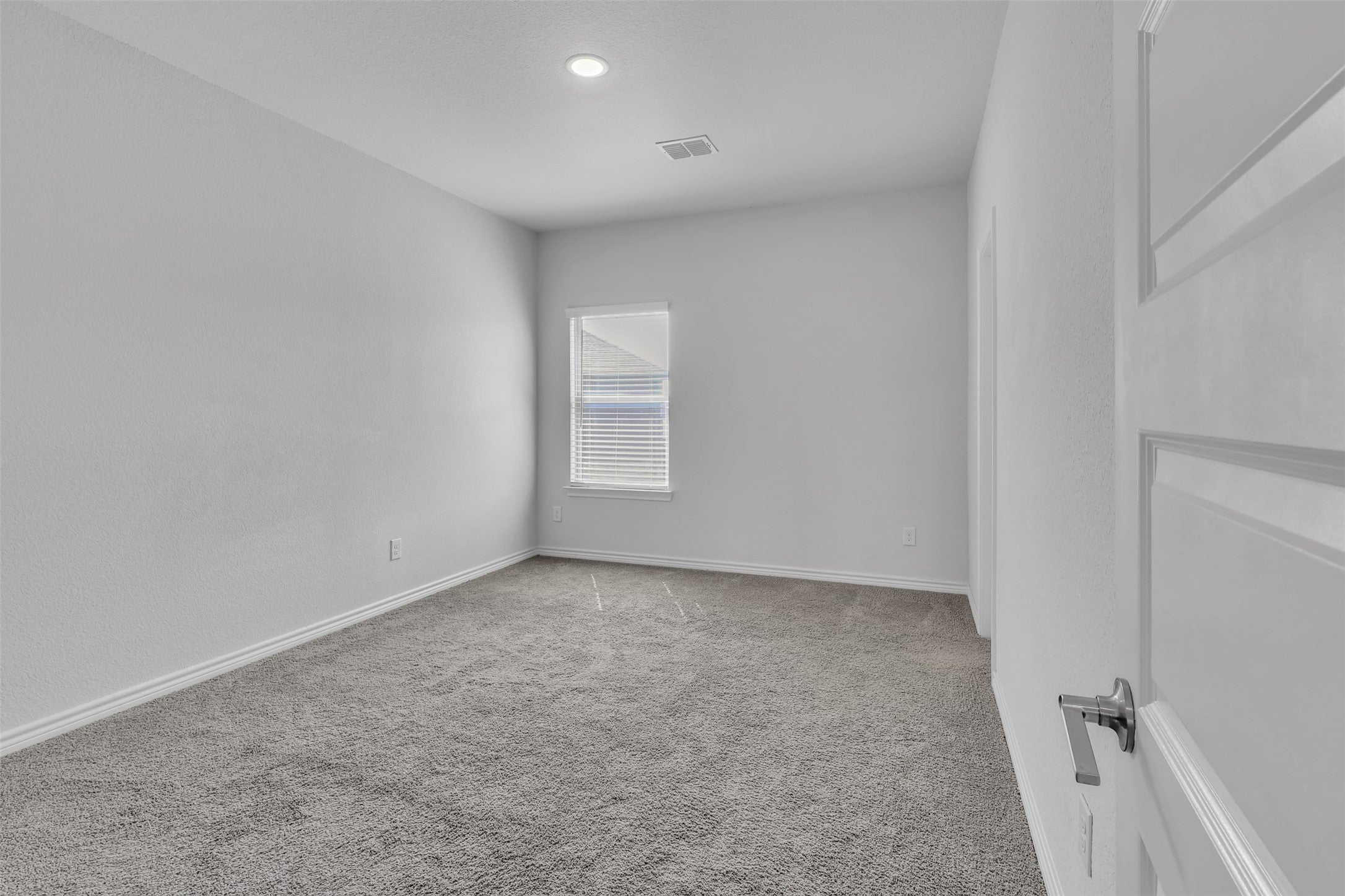 Justin, Texas, 76247, United States, 4 Bedrooms Bedrooms, ,4 BathroomsBathrooms,Residential,For Sale,1981121