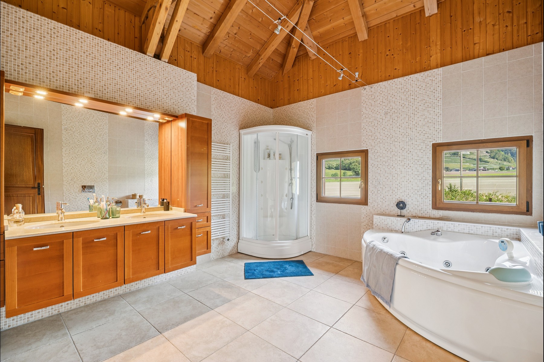  An authentic, charming home in the heart of an estate spanning more than 7,500 m - 物件實景