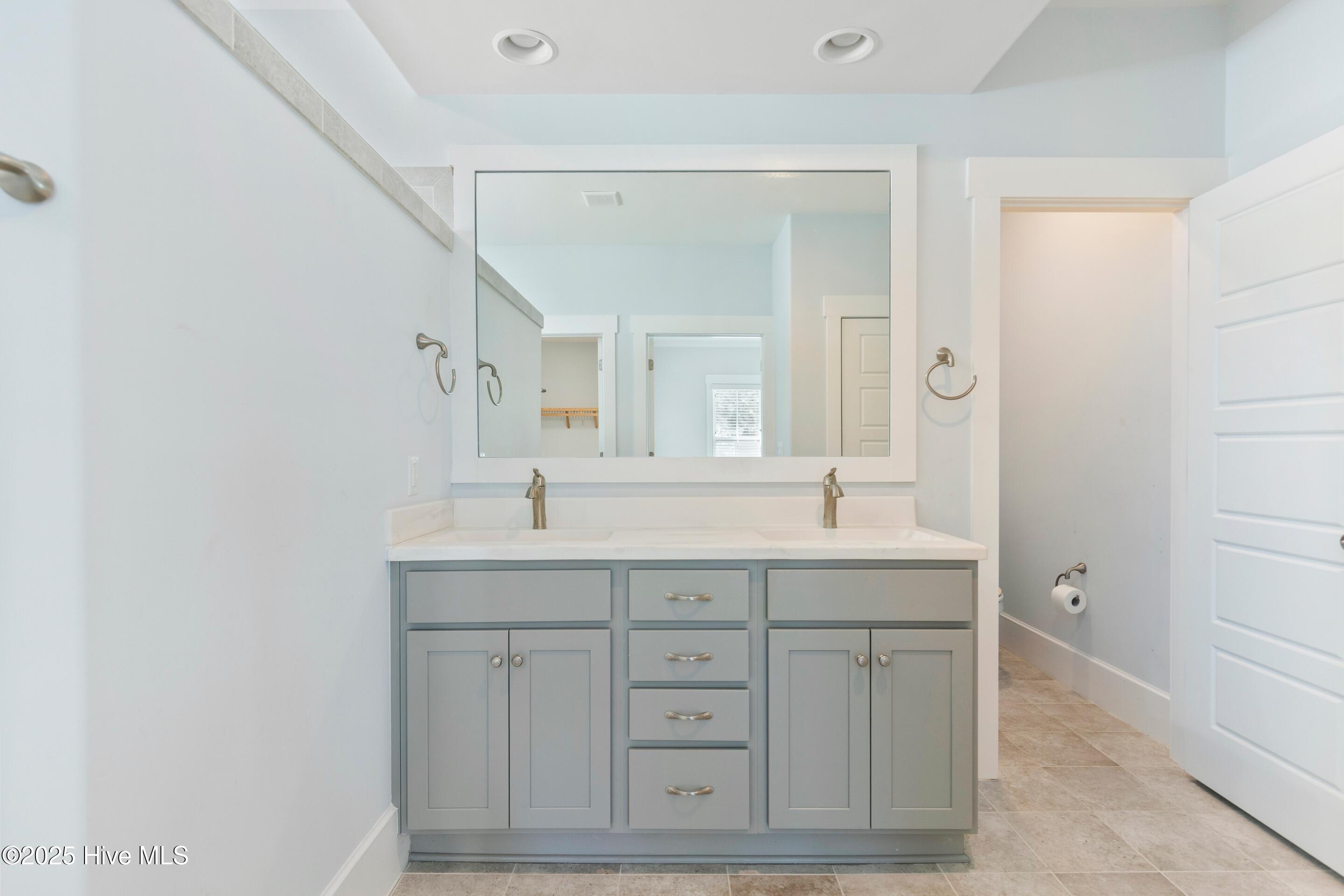 Leland, North Carolina, 28451, United States, 3 Bedrooms Bedrooms, ,3 BathroomsBathrooms,Residential,For Sale,1948682