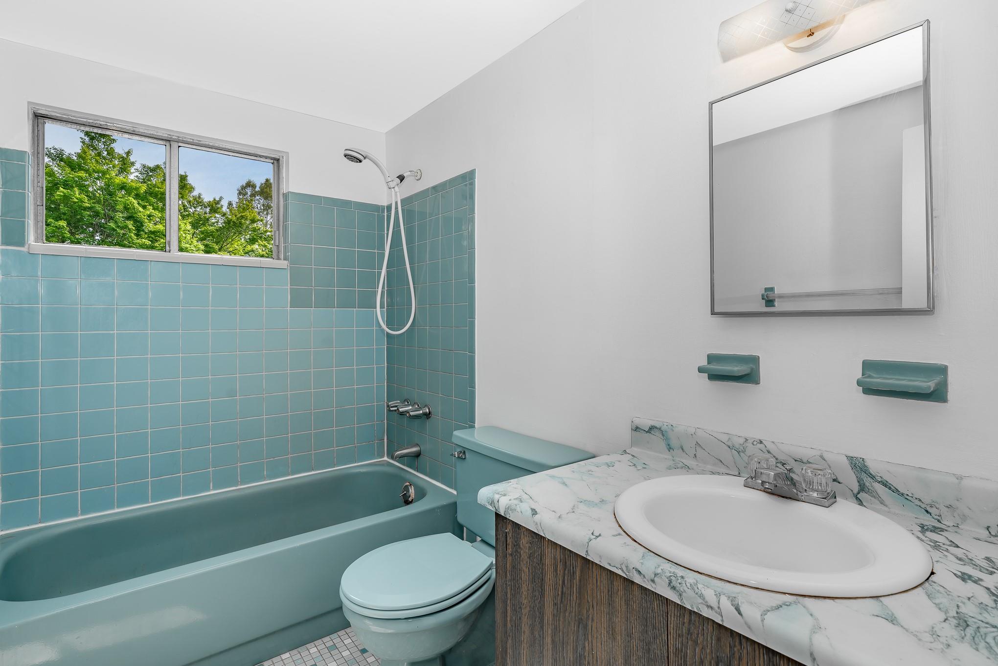 Massapequa, New York, 11758, United States, 4 Bedrooms Bedrooms, ,2 BathroomsBathrooms,Residential,For Sale,1887450