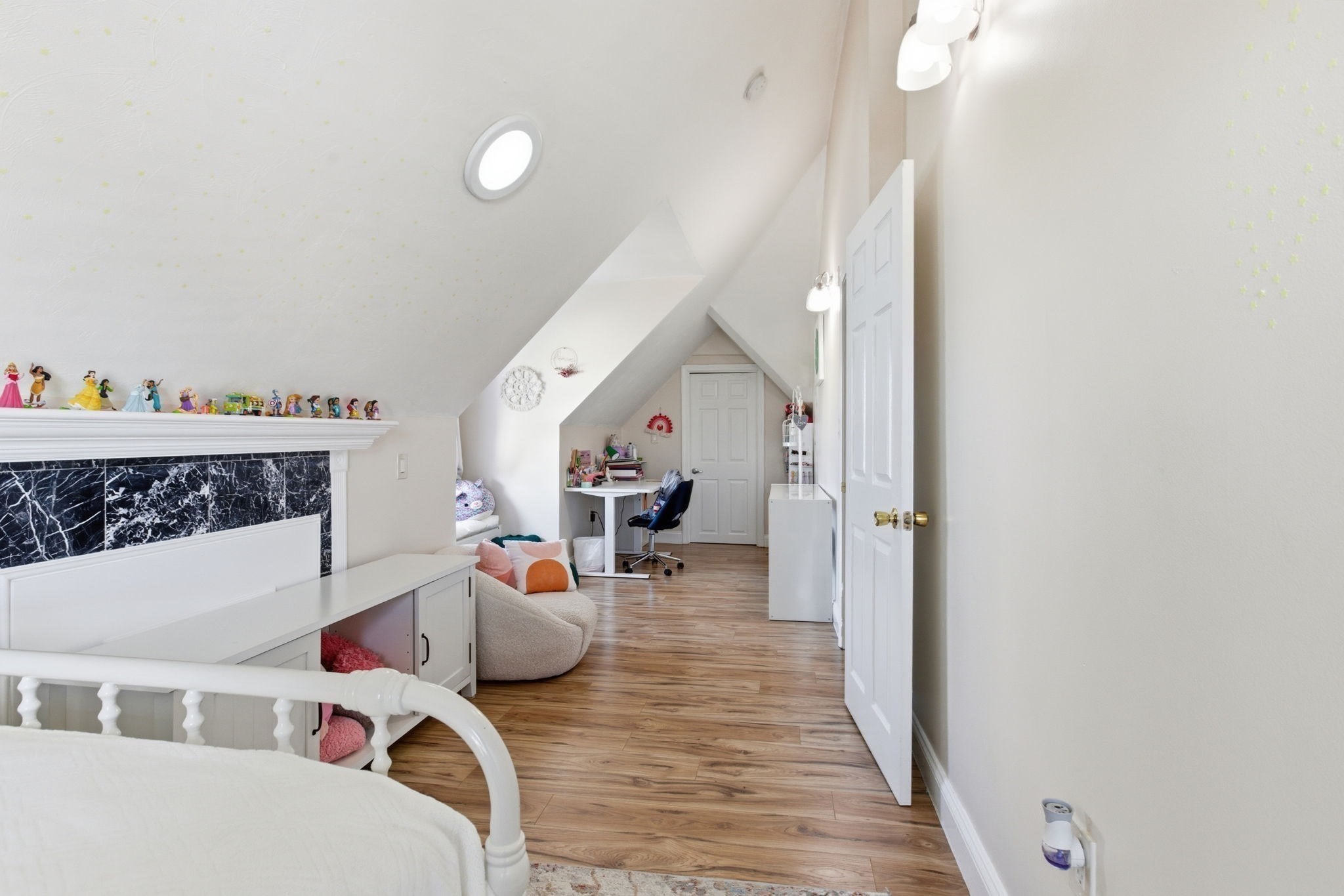 Boston, Massachusetts, 02121, United States, 5 Bedrooms Bedrooms, ,2 BathroomsBathrooms,Residential,For Sale,1993888