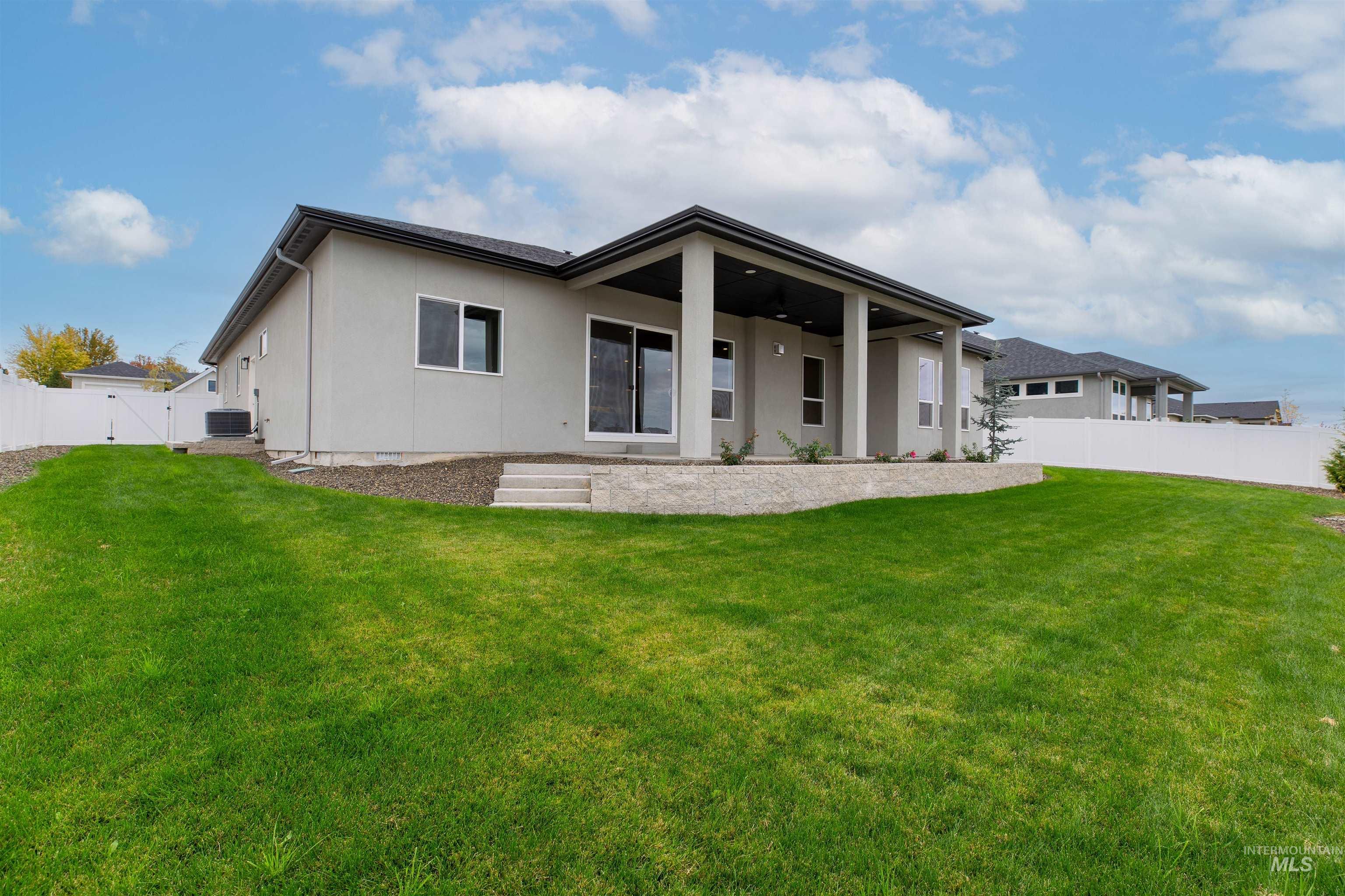 Meridian, Idaho, 83642, United States, 4 Bedrooms Bedrooms, ,3 BathroomsBathrooms,Residential,For Sale,1992156