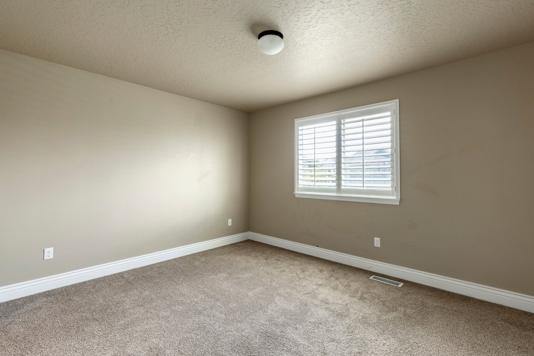  Stunning Views, Walkout Basement - 物件實景