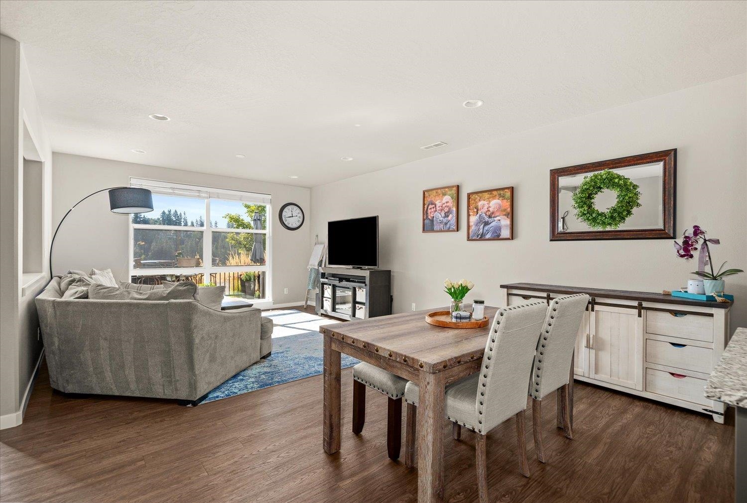 Spokane, Washington, 99201, United States, 2 Bedrooms Bedrooms, ,3 BathroomsBathrooms,Residential,For Sale,1974429