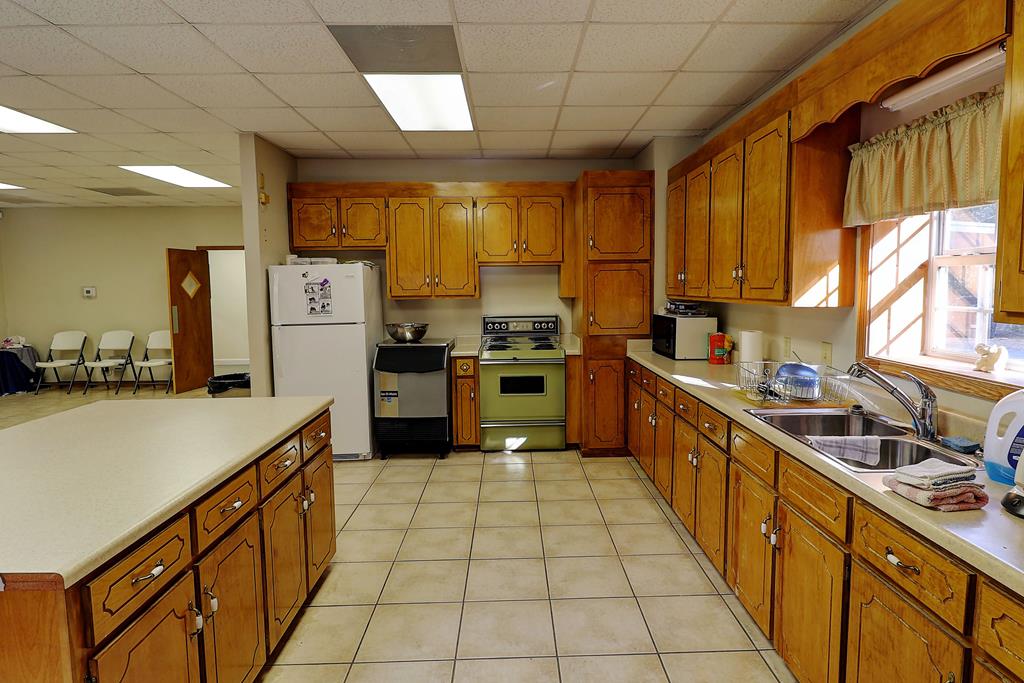 Headland, Alabama, 36345, United States, 5 Bedrooms Bedrooms, ,2 BathroomsBathrooms,Residential,For Sale,1991013