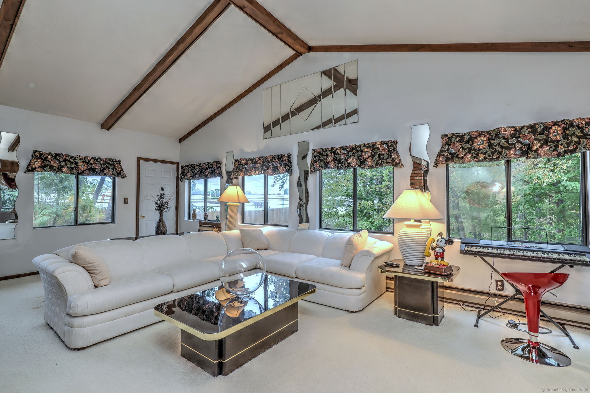 West Haven, Connecticut, 06516, United States, 3 Bedrooms Bedrooms, ,2 BathroomsBathrooms,Residential,For Sale,1925877