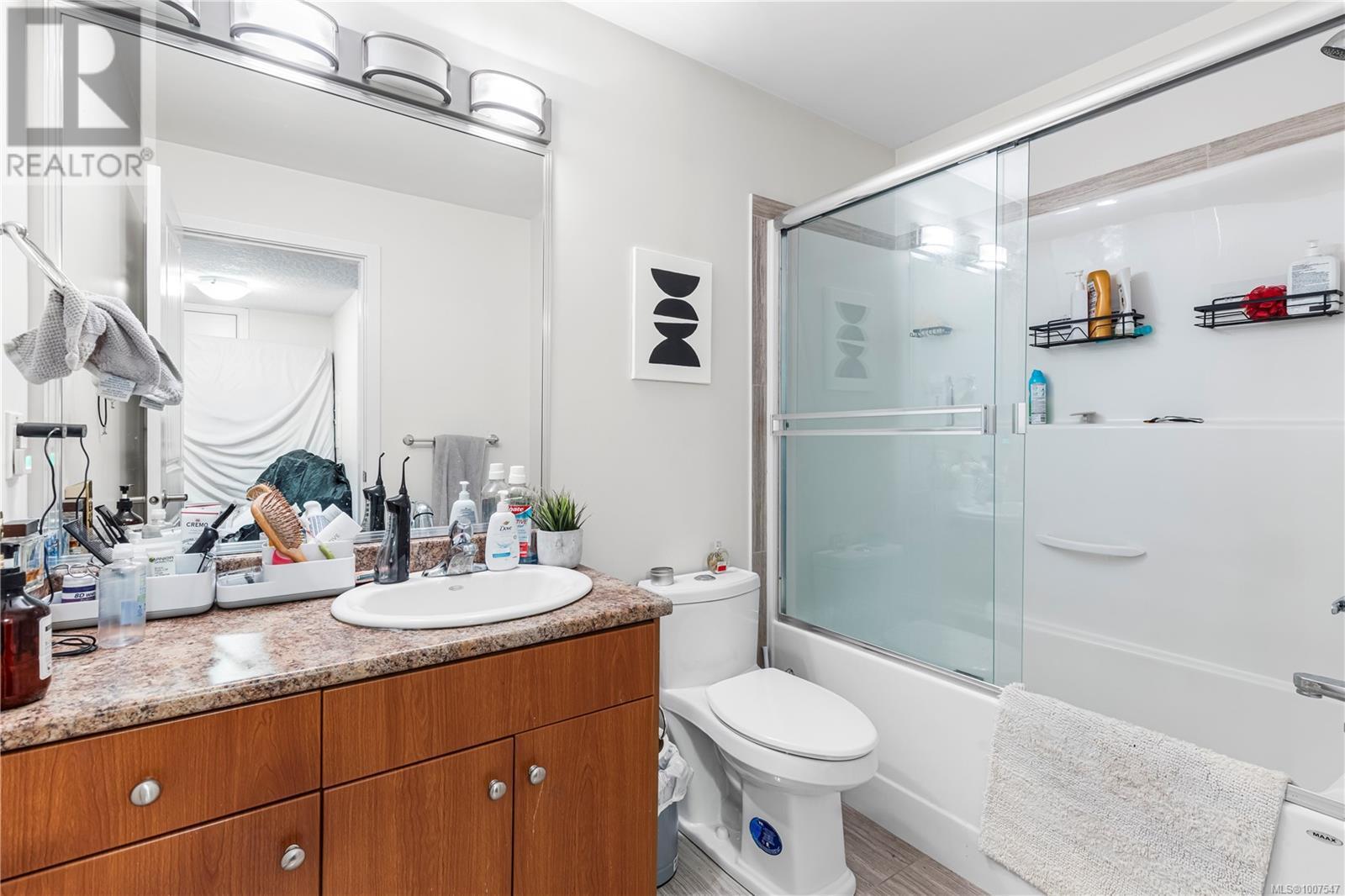LANGFORD, British Columbia, V9B 0L2, CA, 5 Bedrooms Bedrooms, ,5 BathroomsBathrooms,Residential,For Sale,1896938