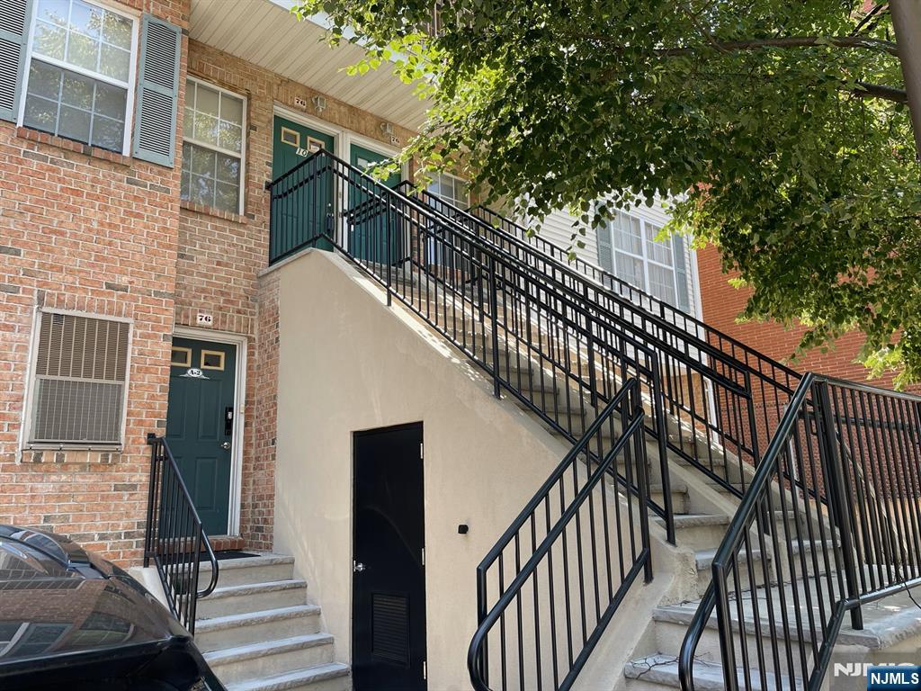 Newark, New Jersey, 07105, United States, 2 Bedrooms Bedrooms, ,3 BathroomsBathrooms,Residential,For Sale,1908619