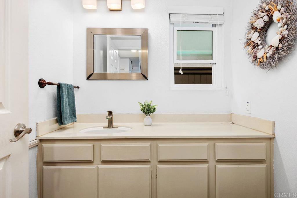 Vista, California, 92081, United States, 3 Bedrooms Bedrooms, ,3 BathroomsBathrooms,Residential,For Sale,1987768