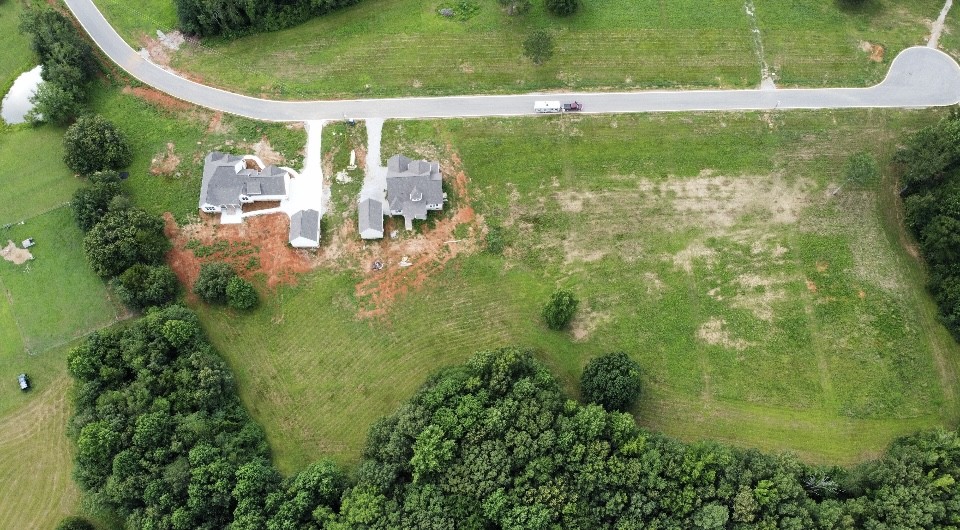 Winchester, Tennessee, 37398, United States, 3 Bedrooms Bedrooms, ,4 BathroomsBathrooms,Residential,For Sale,1928177
