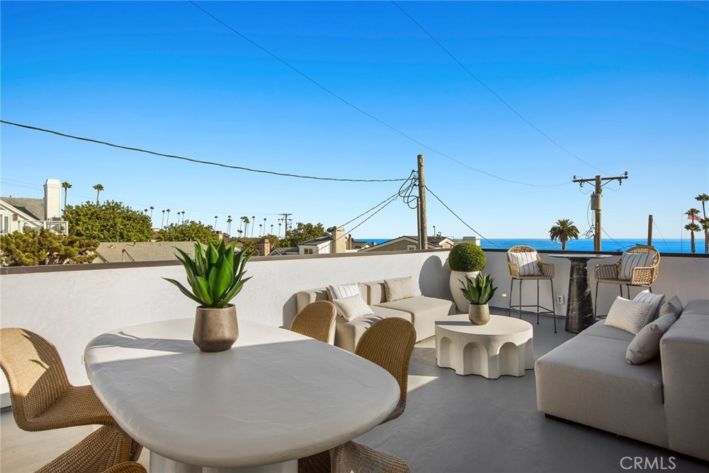 Corona del Mar, California, 92625, United States, 4 Bedrooms Bedrooms, ,5 BathroomsBathrooms,Residential,For Sale,1903577