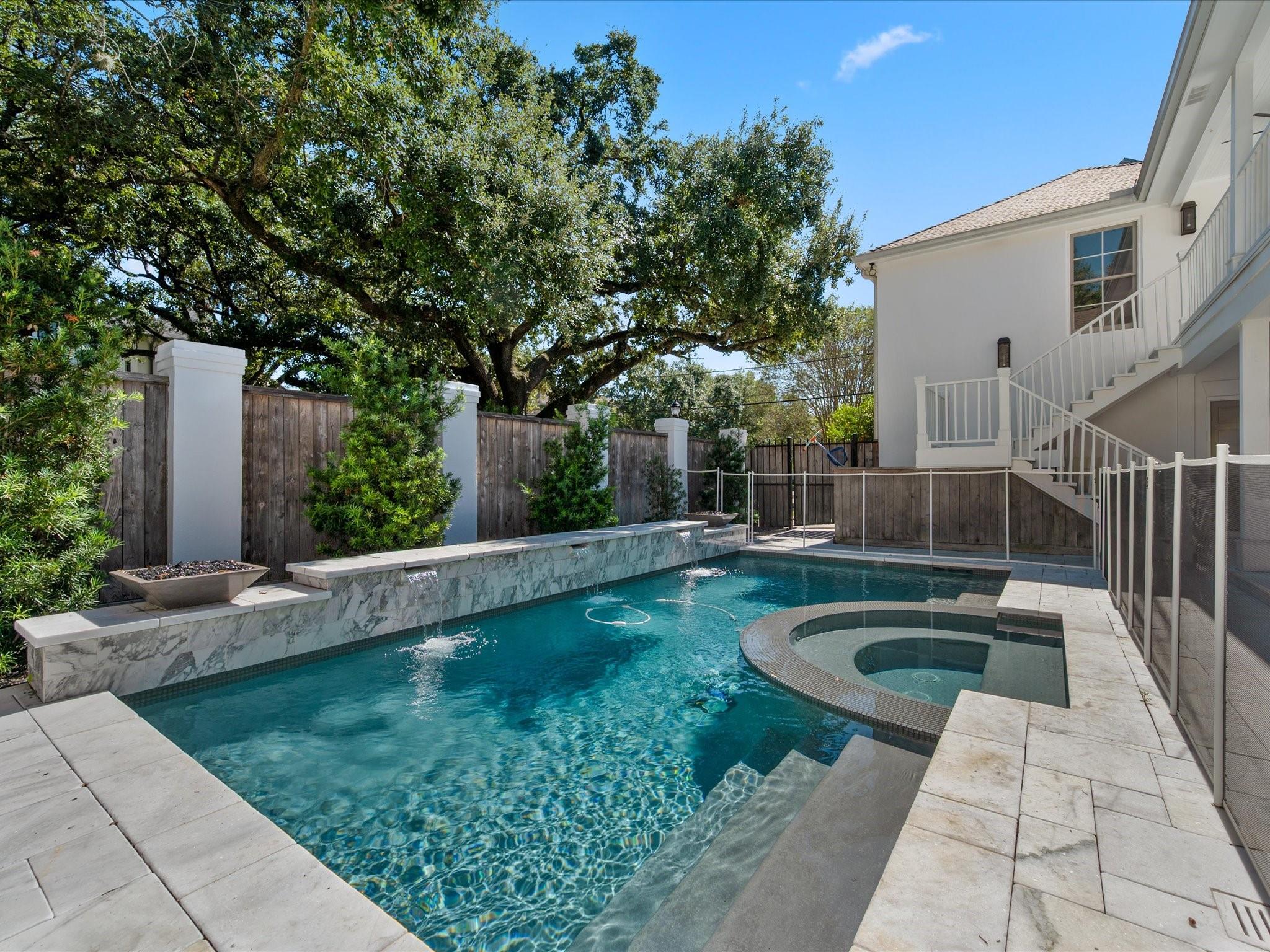 Houston, Texas, 77005, United States, 4 Bedrooms Bedrooms, ,4 BathroomsBathrooms,Residential,For Sale,1980164