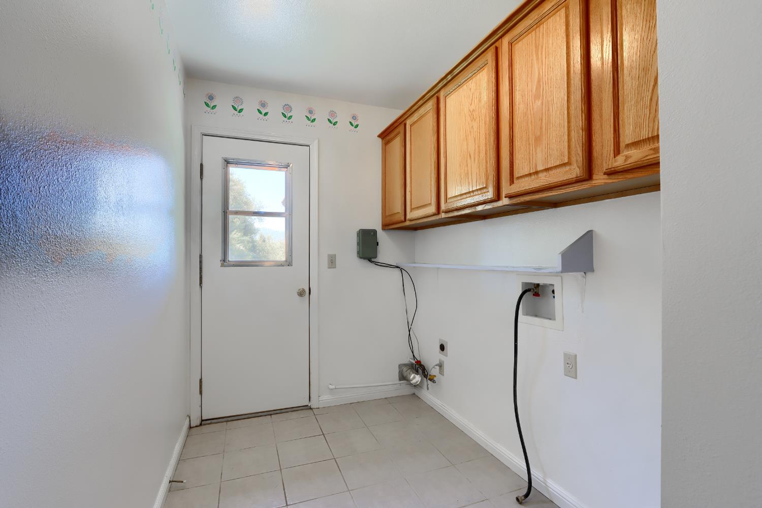 Ahwahnee, California, 93601, United States, 3 Bedrooms Bedrooms, ,2 BathroomsBathrooms,Residential,For Sale,1915922