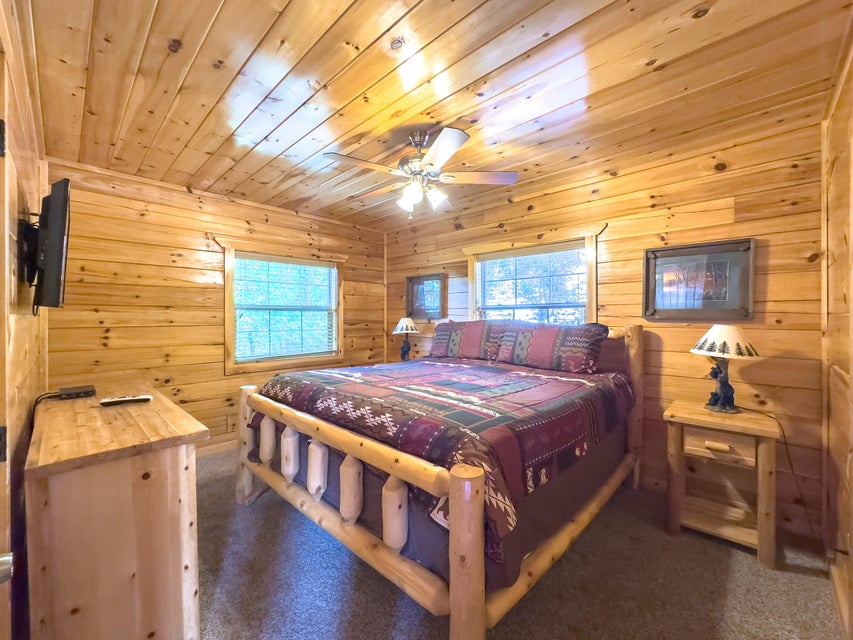 Sevierville, Tennessee, 37876, United States, 13 Bedrooms Bedrooms, ,14 BathroomsBathrooms,Residential,For Sale,1974606