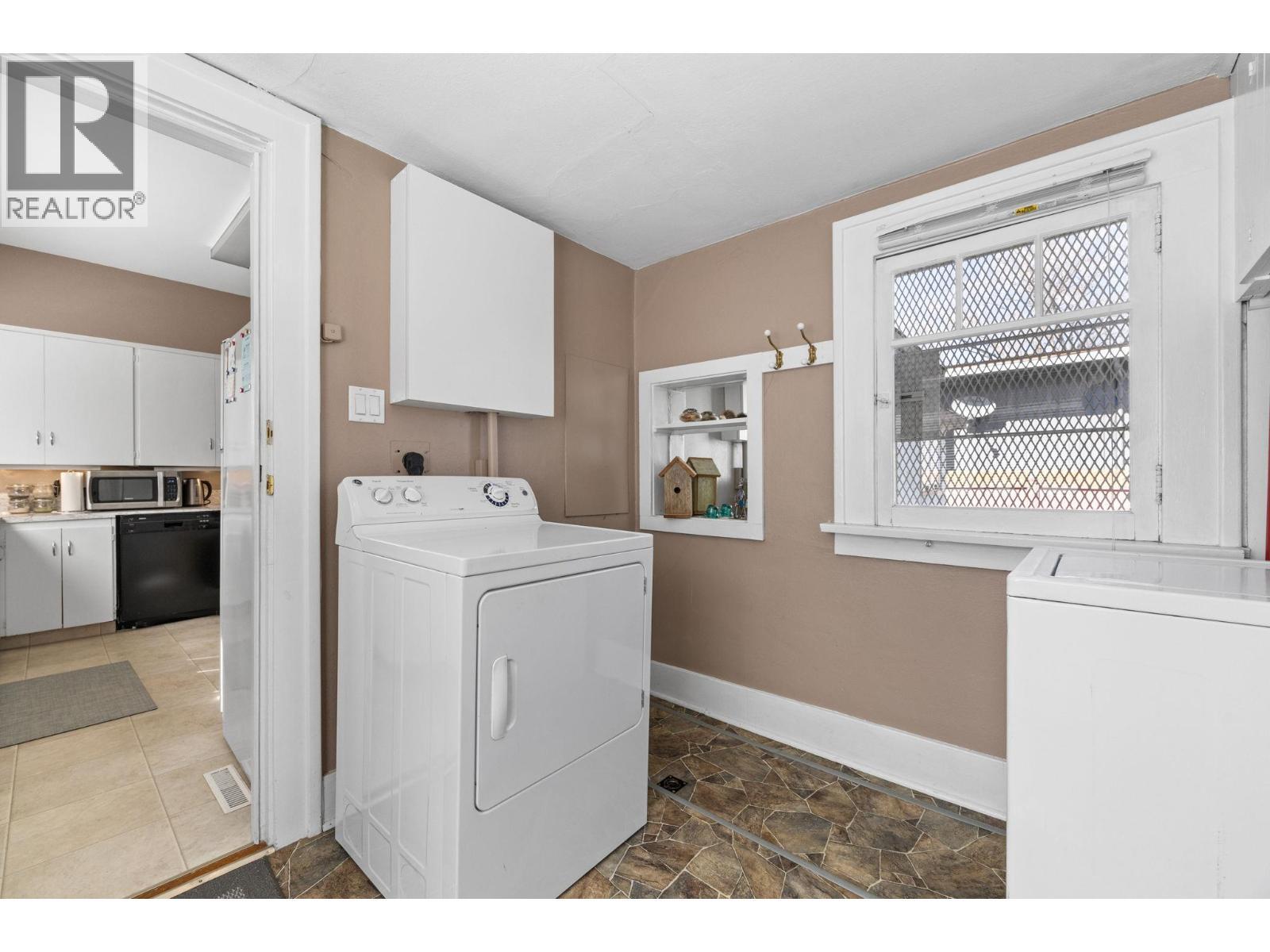 KELOWNA, British Columbia, V1Y 1A7, CA, 2 Bedrooms Bedrooms, ,1 BathroomBathrooms,Residential,For Sale,1949205