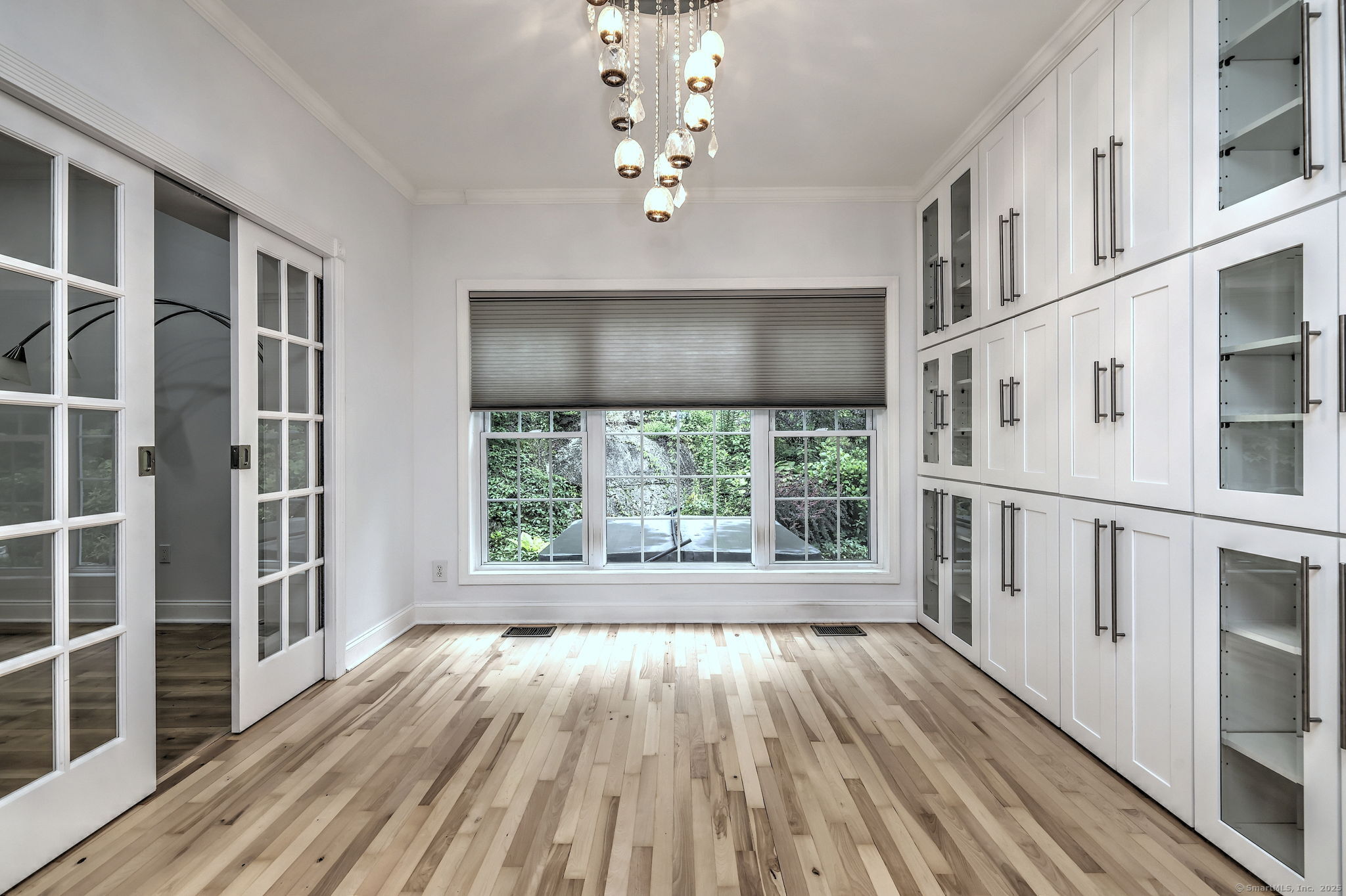 Newtown, Connecticut, 06470, United States, 5 Bedrooms Bedrooms, ,5 BathroomsBathrooms,Residential,For Sale,1907241
