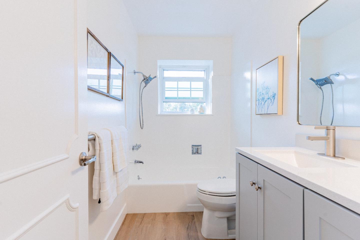 Mountain View, California, 94040, United States, 2 Bedrooms Bedrooms, ,2 BathroomsBathrooms,Residential,For Sale,1988122