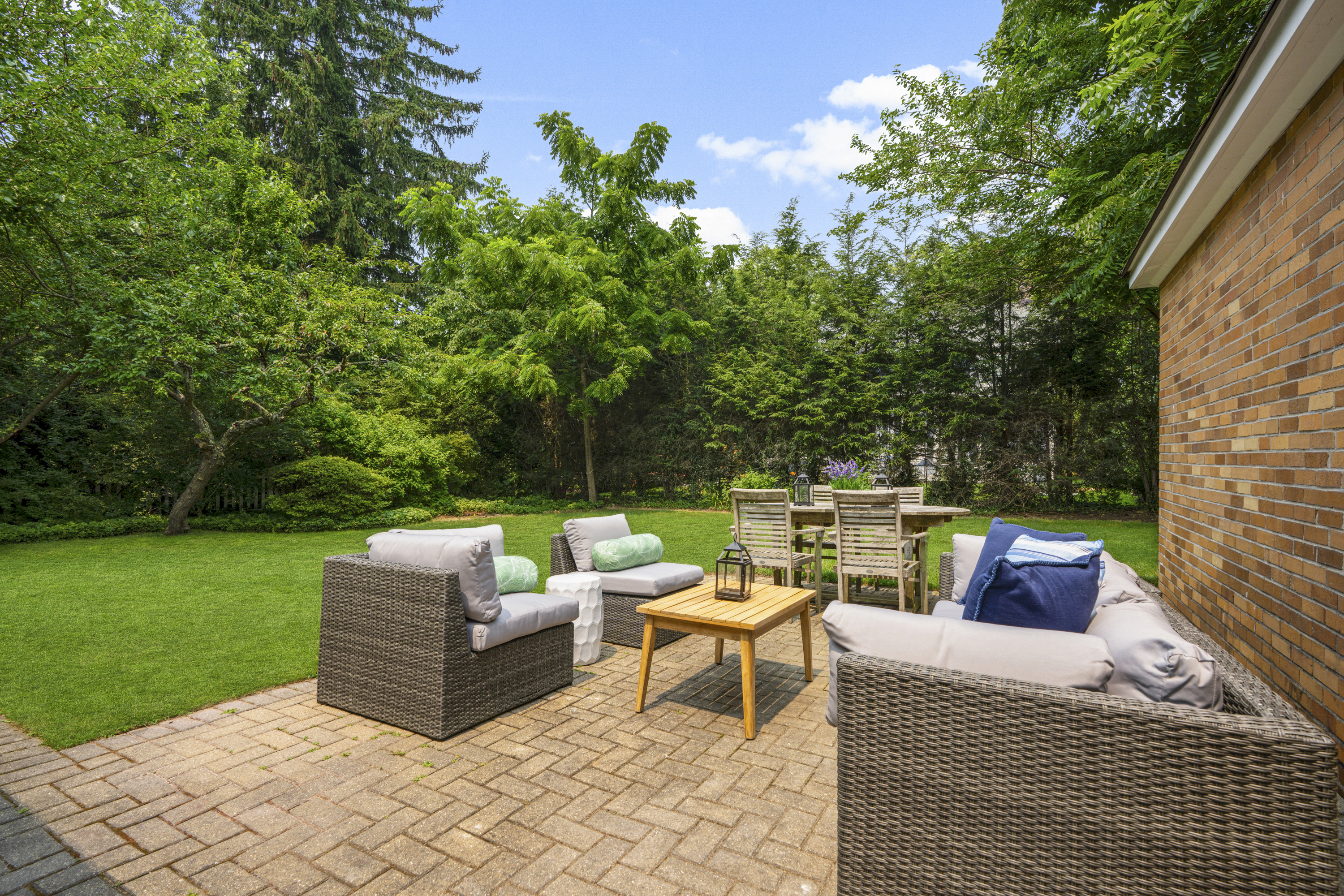 Charming English Cottage Brick Colonial in Scarsdale - 物件實景