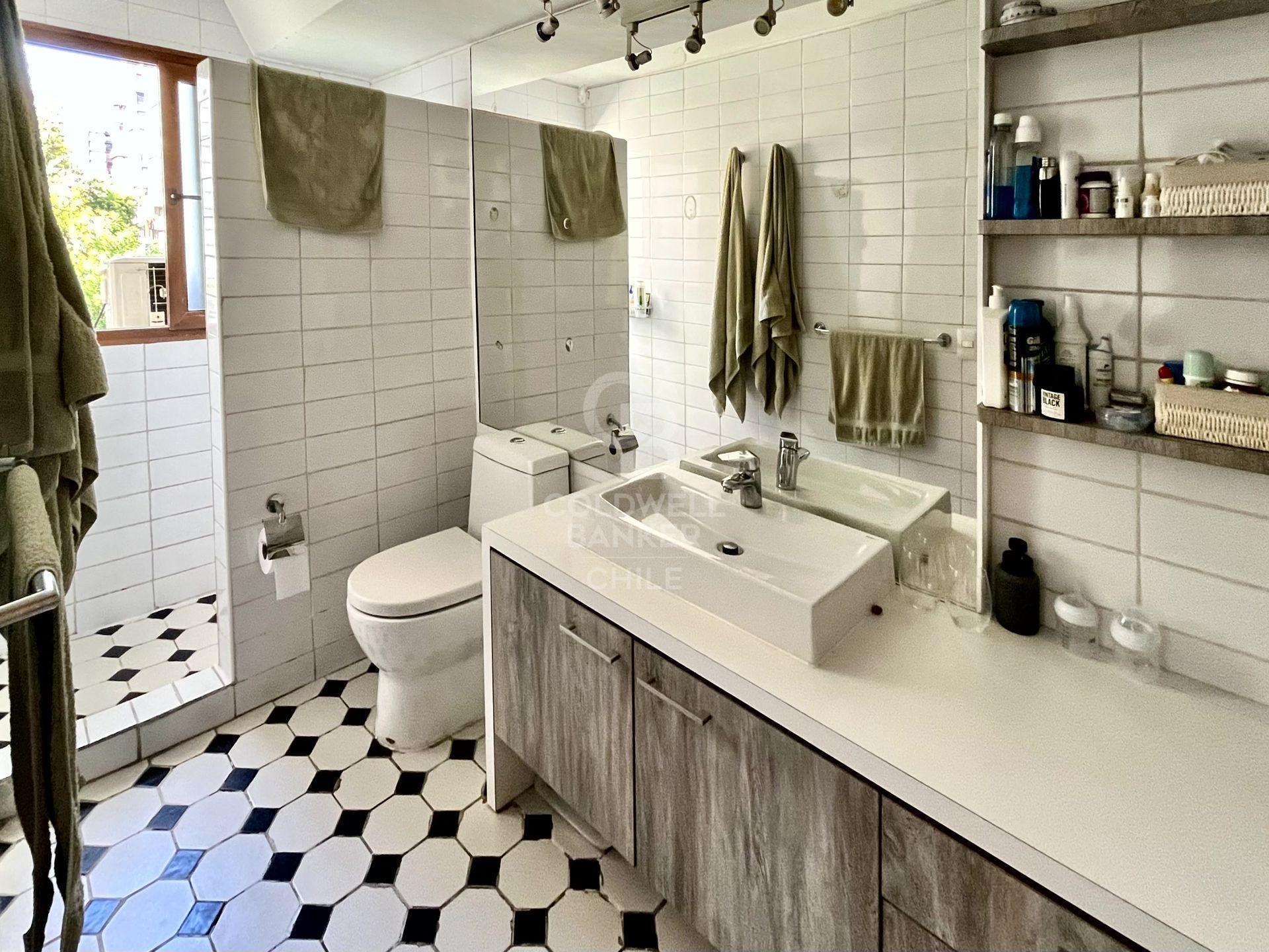 Vitacura, Chile, 2 Bedrooms Bedrooms, ,3 BathroomsBathrooms,Residential,For Sale,1730197