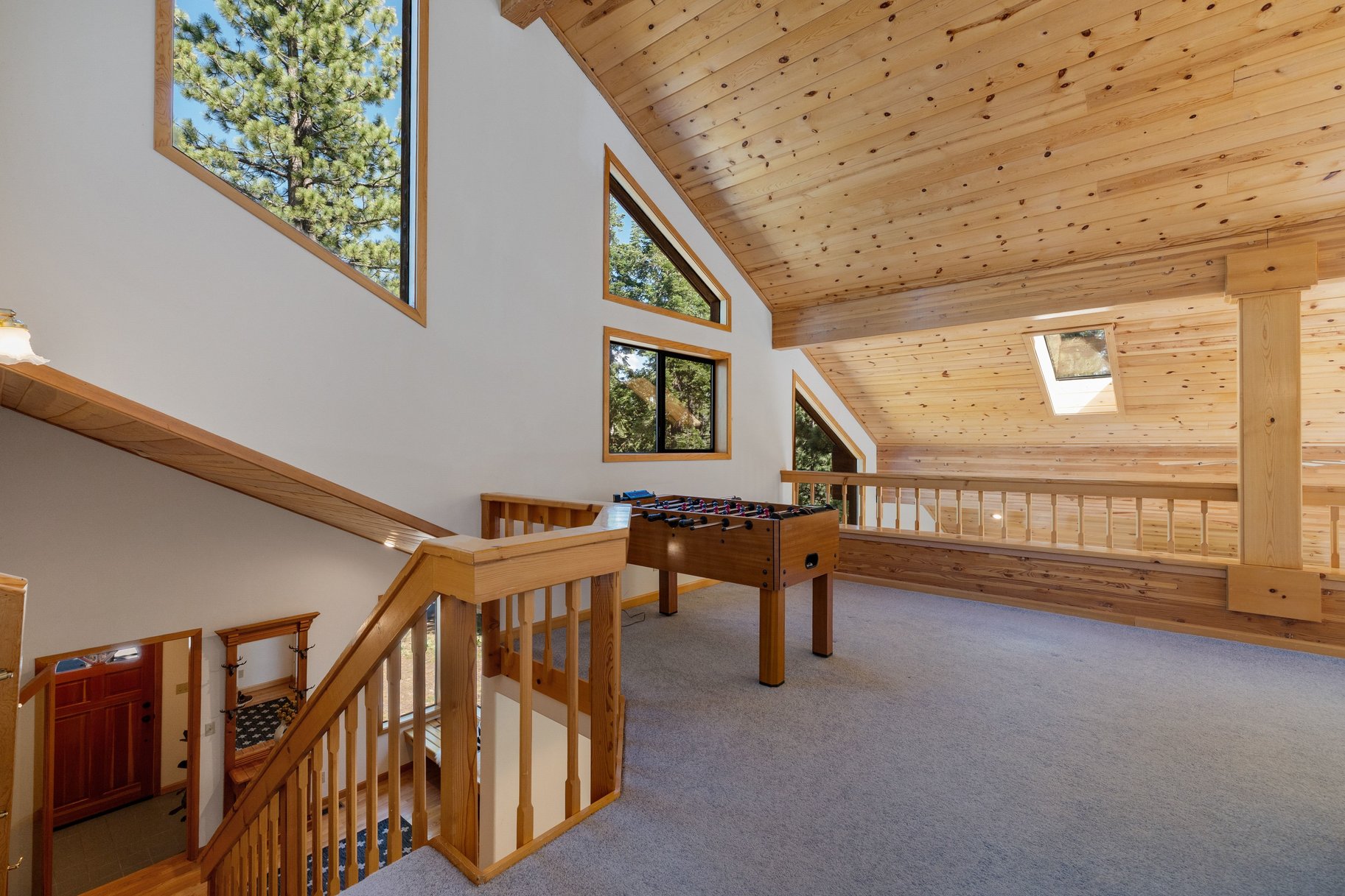  Sunlit Tahoe Donner Home with Spacious Rooms - 物件實景