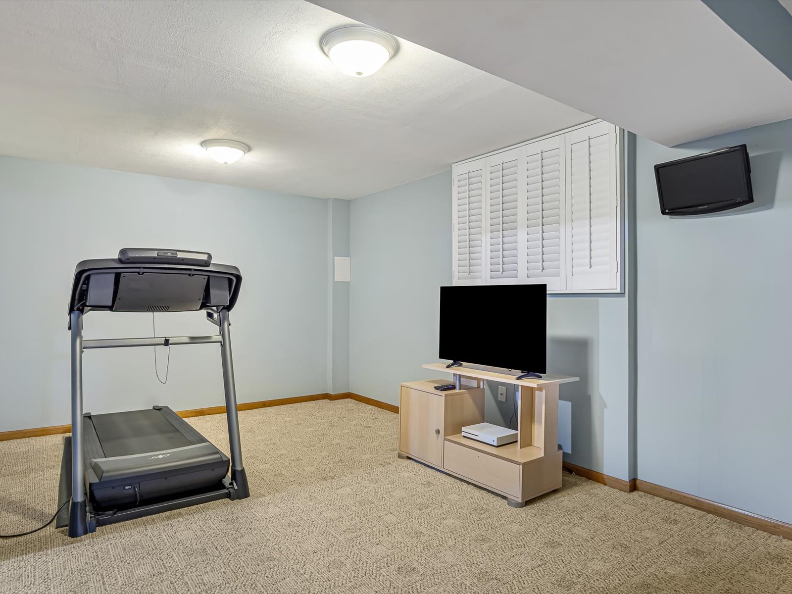 Swansea, Illinois, 62226, United States, 4 Bedrooms Bedrooms, ,4 BathroomsBathrooms,Residential,For Sale,1863975