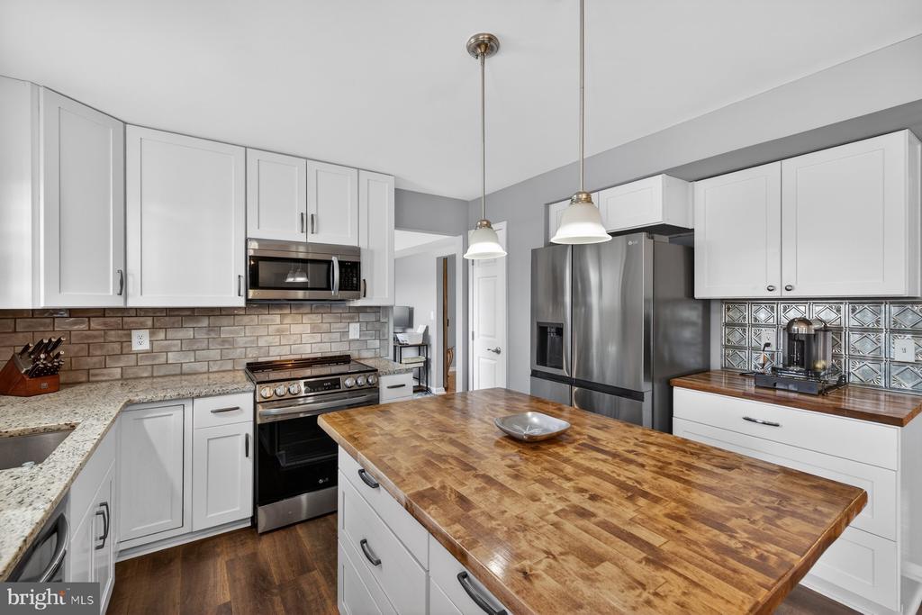 Adamstown, Maryland, 21710, United States, 3 Bedrooms Bedrooms, ,4 BathroomsBathrooms,Residential,For Sale,2012547